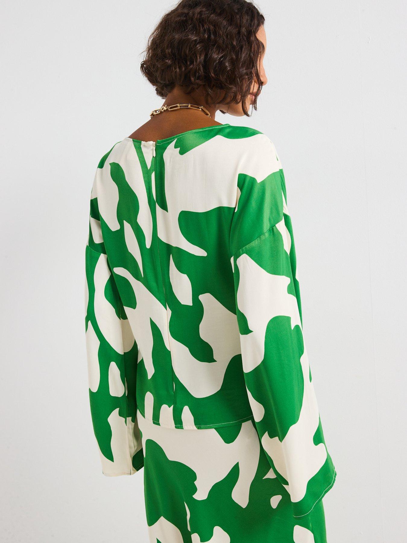 Image 2 of 6 of Rouge Printed Flare Sleeve Top - Green