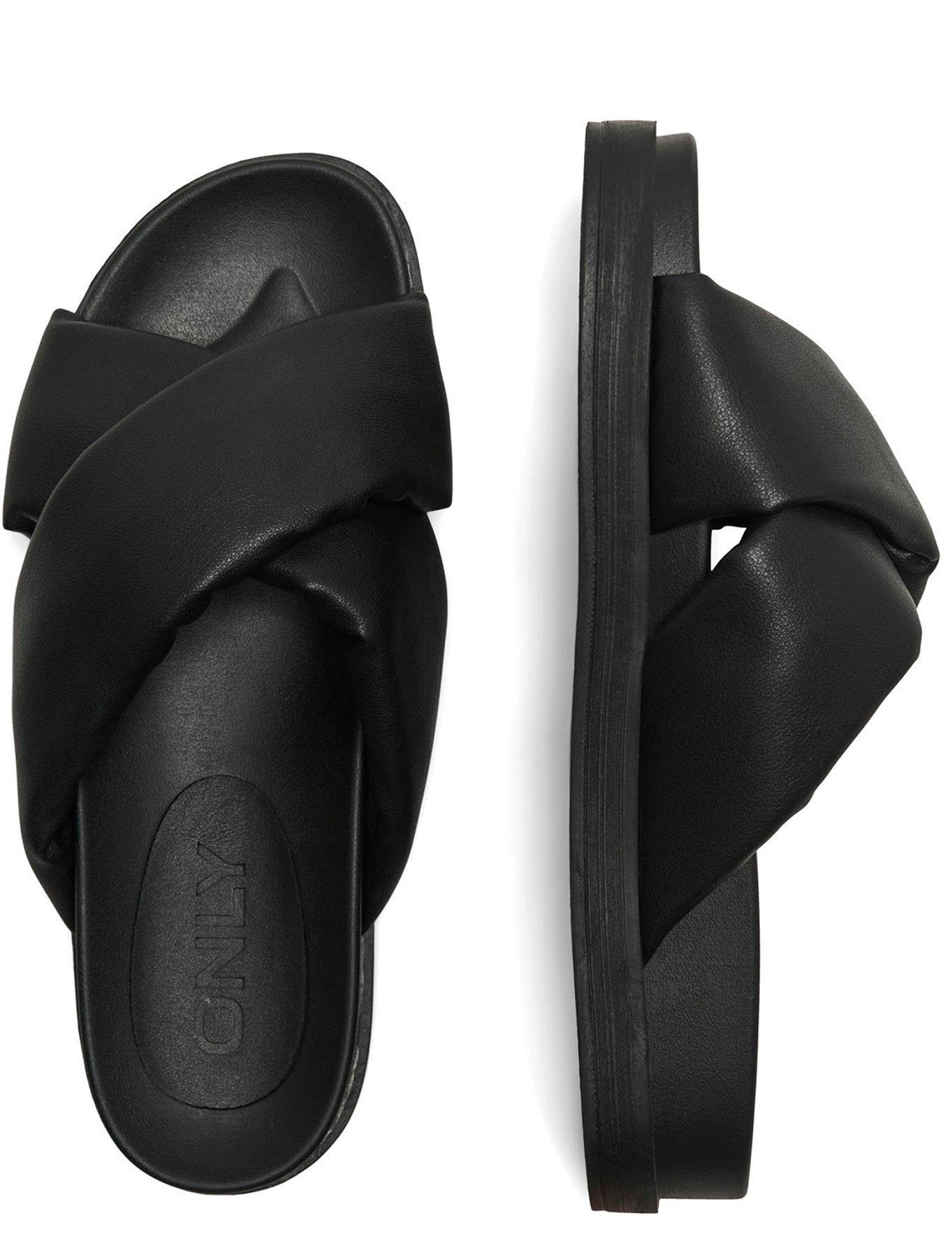 only-minnie-cross-strap-slide--blackoutfit