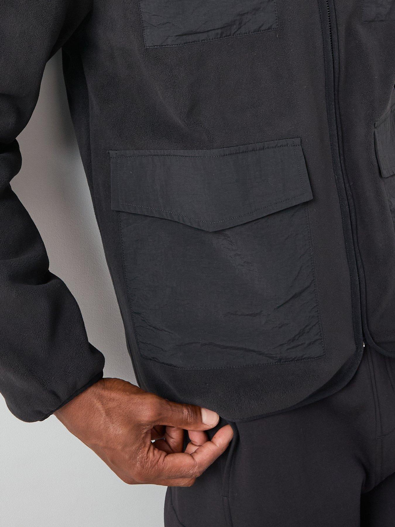 the-very-collection-utility-pocket-fleece-jacket-blackdetail