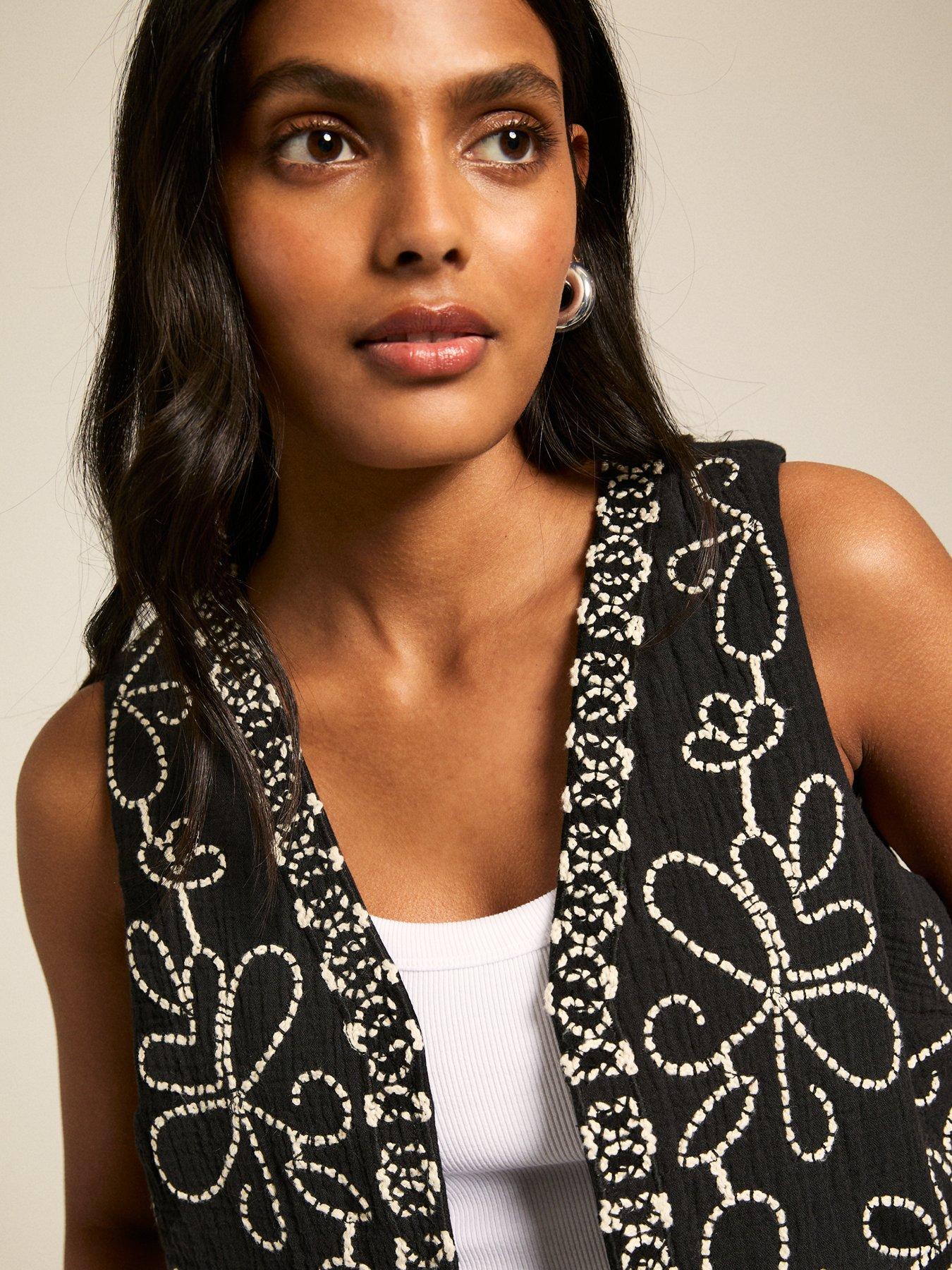 Image 4 of 4 of New Look Floral Embroidered Waistcoat - Black