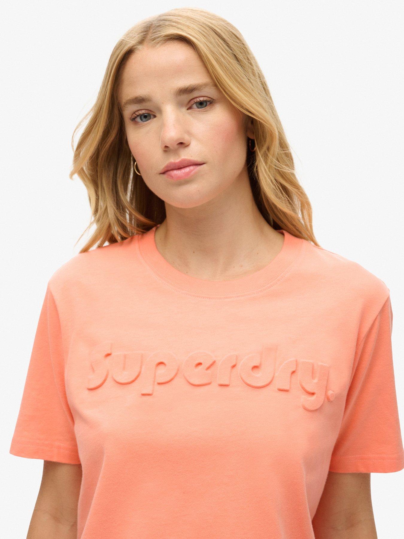 superdry-embossed-logo-relaxed-t-shirt-pinkoutfit