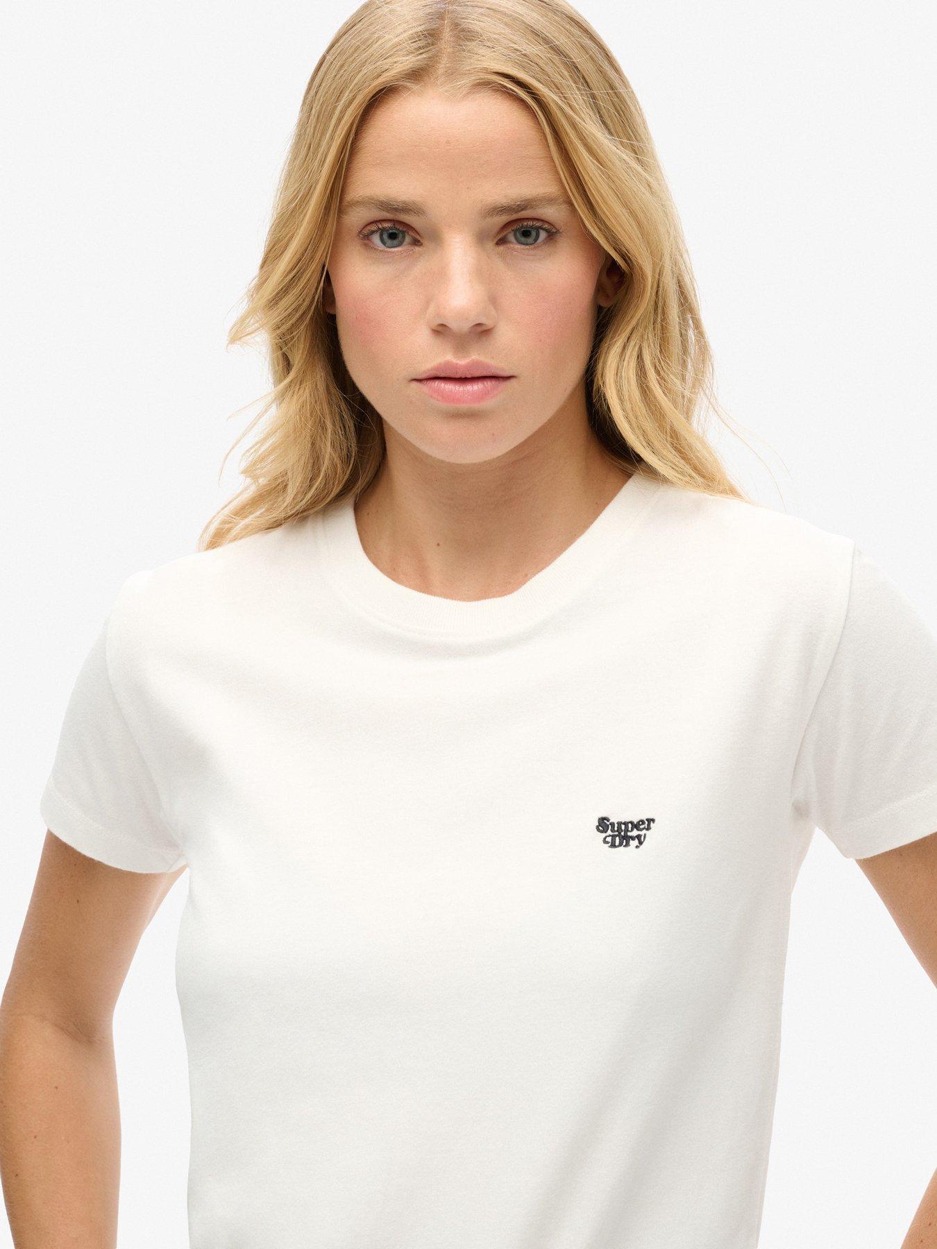 superdry-essential-logo-fitted-t-shirt--creamoutfit