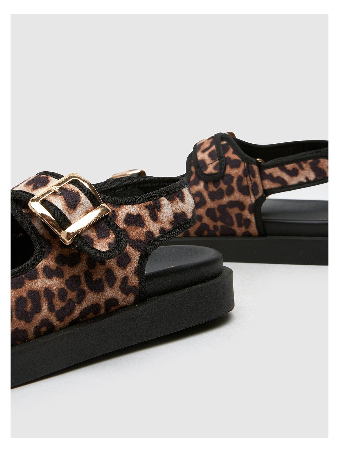 schuh-tabs-leopard-double-buckle-junior-sandal-brownoutfit