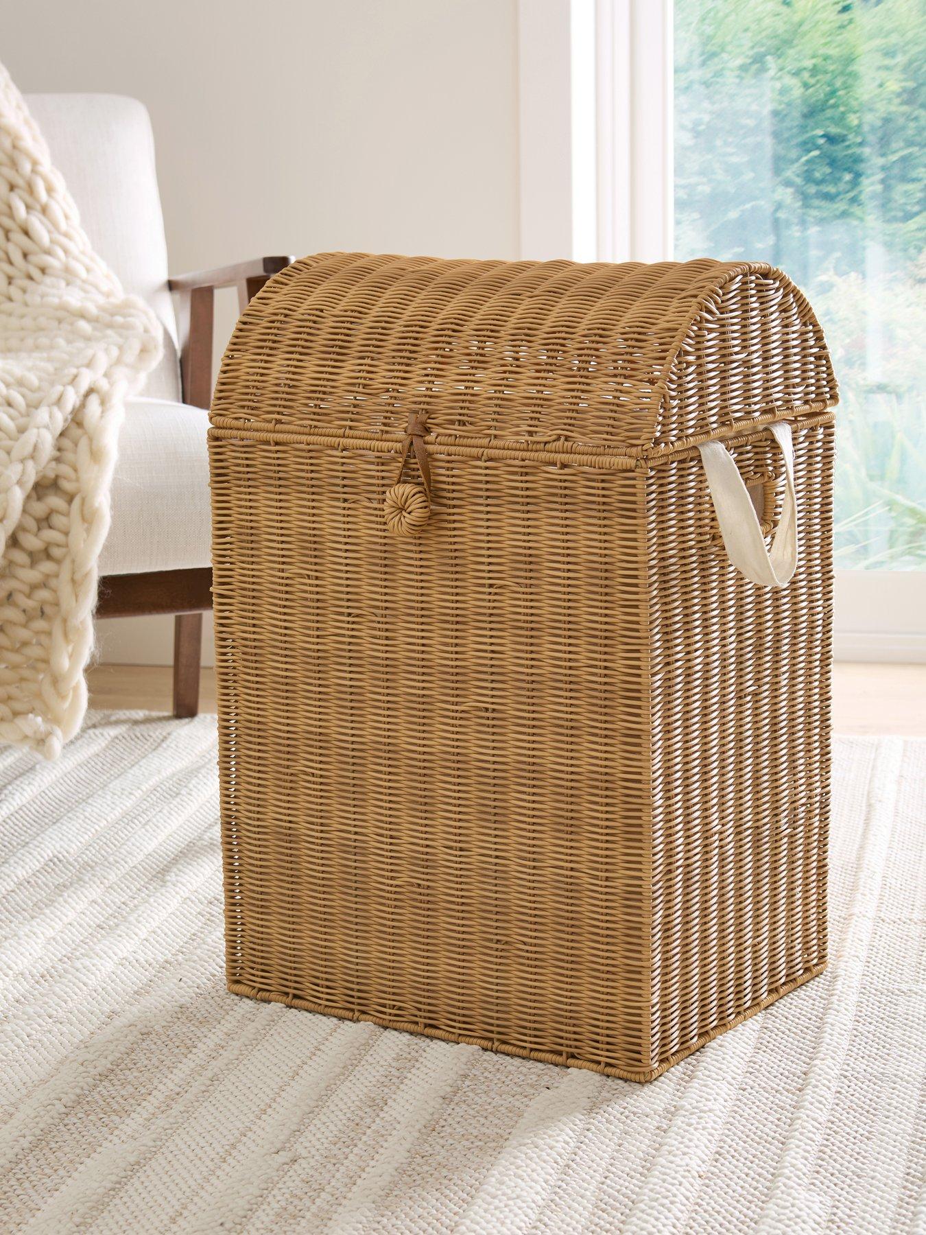 The Very Collection Scallop Chest Laundry Basket