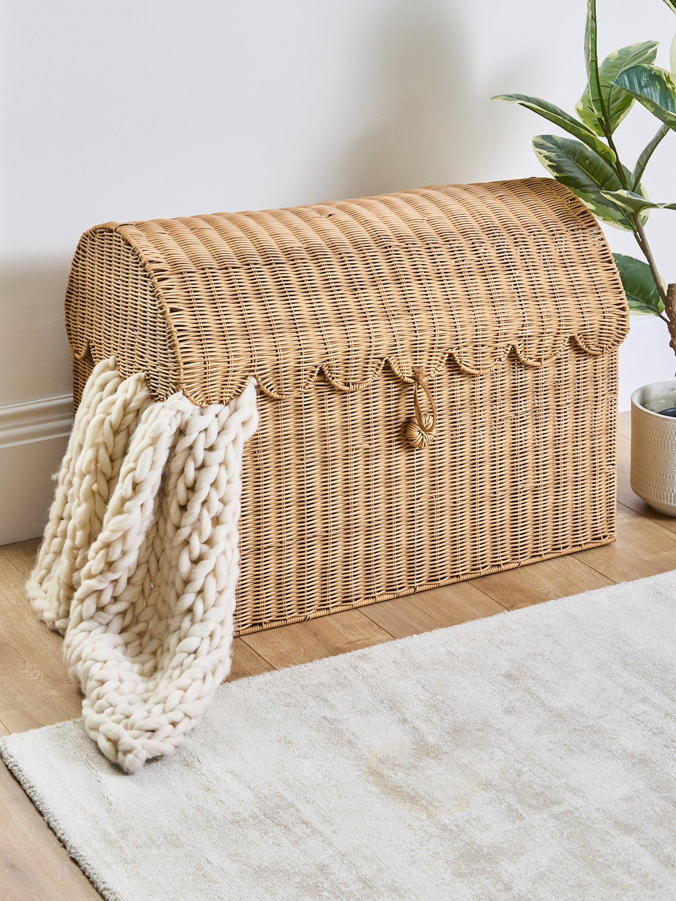 The Very Collection Large Scalloped Polyrattan Storage Chest
