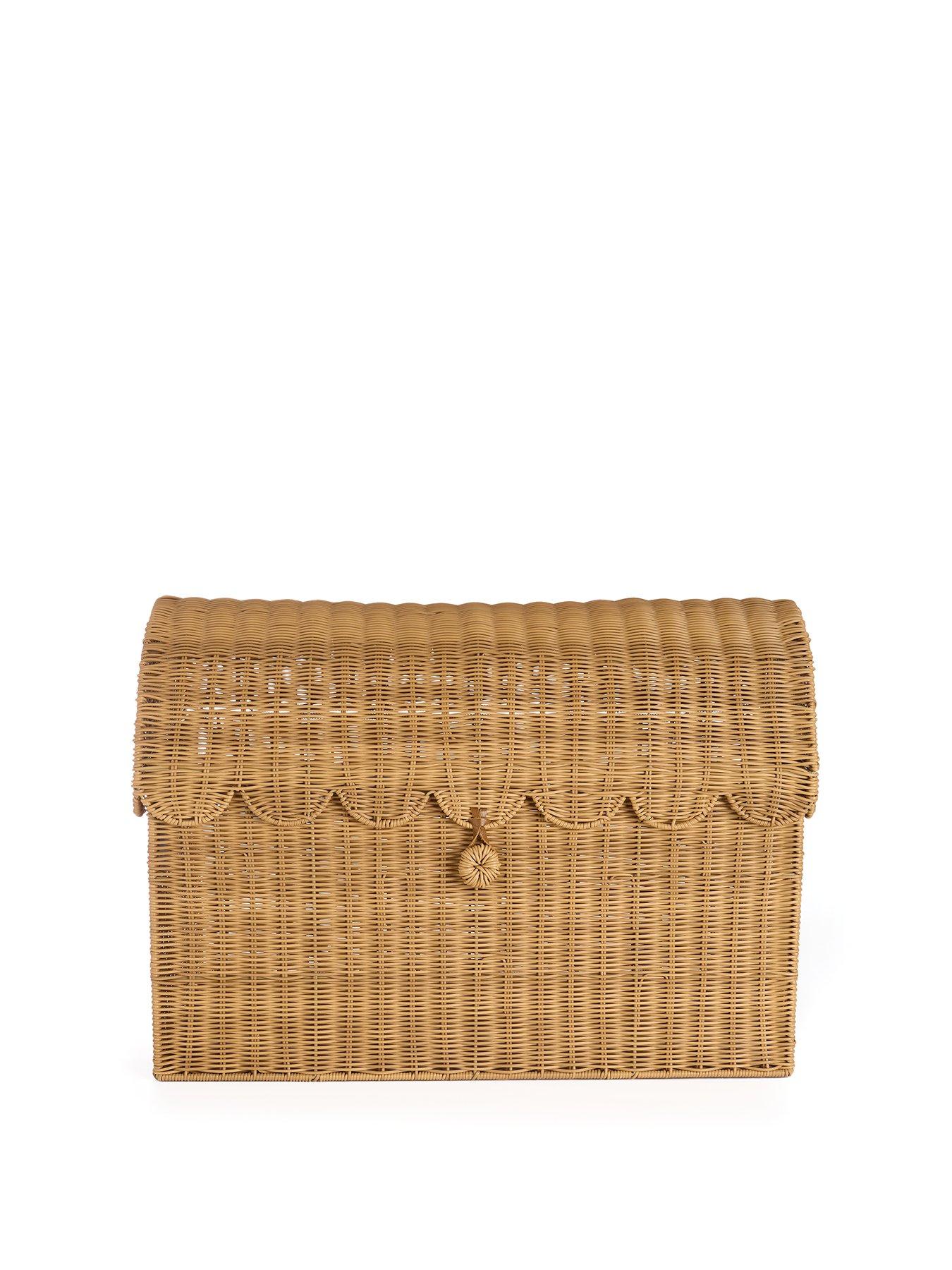 the-very-collection-large-scalloped-polyrattan-storage-cheststillFront