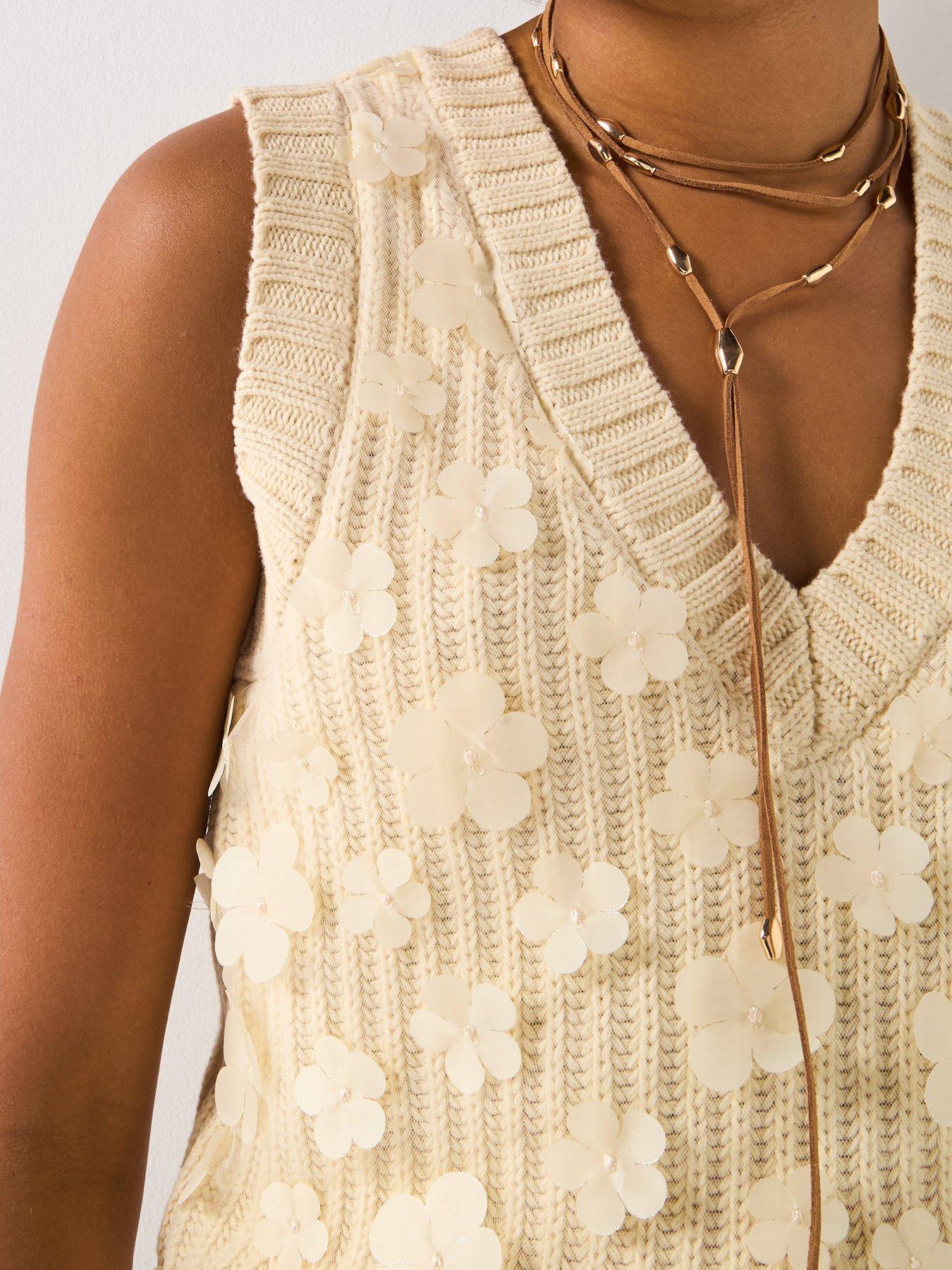 v-by-very-flower-embroidered-vest-creamoutfit