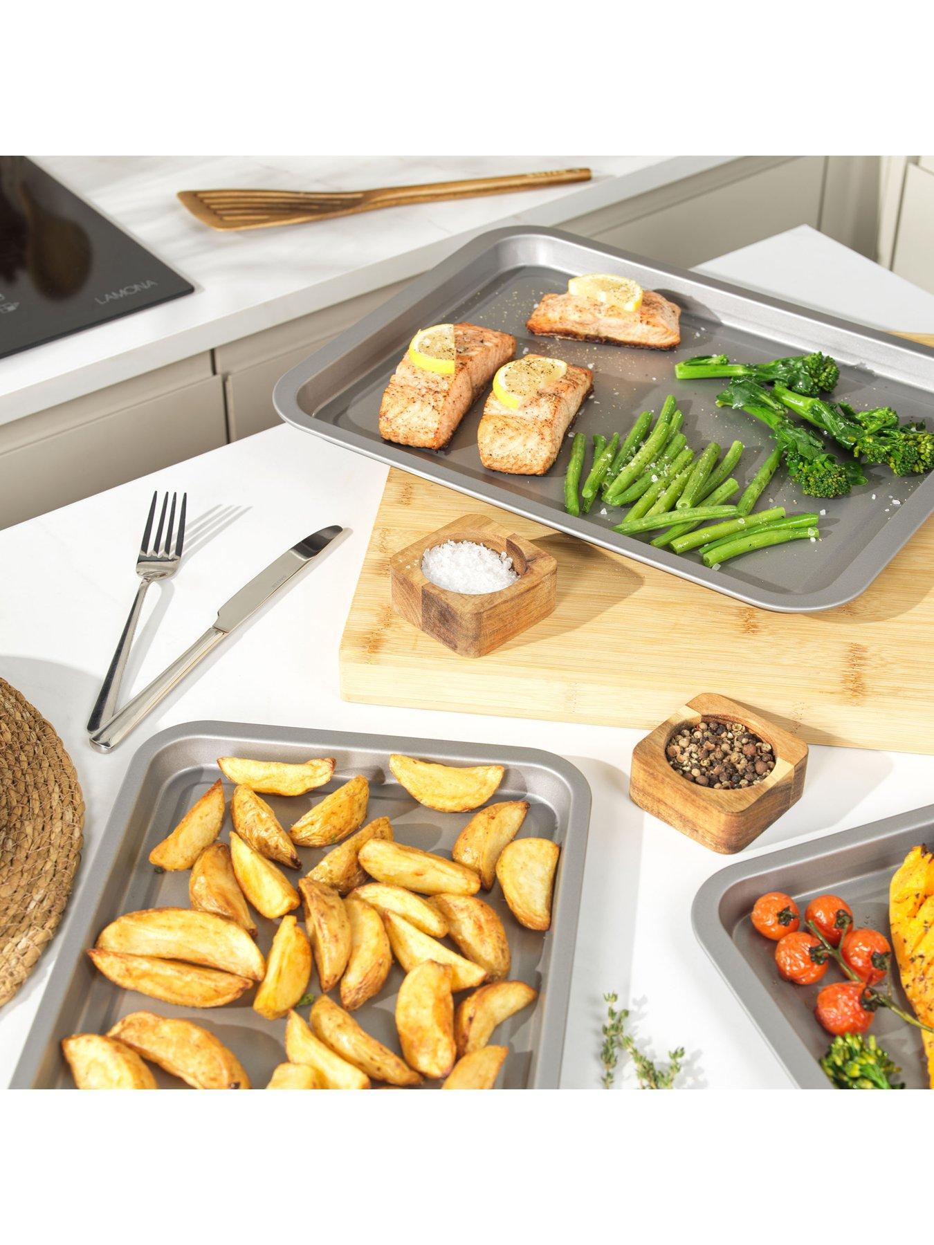 salter-essentials-3-piece-stackable-baking-tray-setoutfit