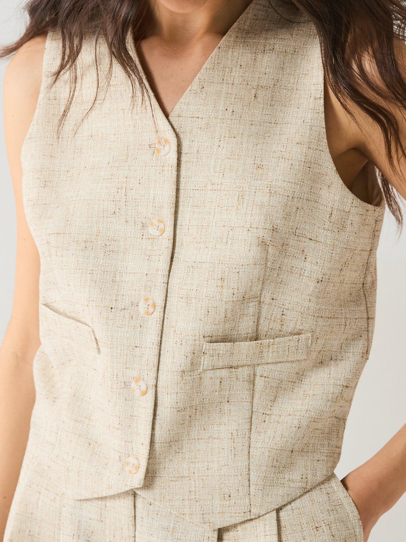 vero-moda-short-button-down-waistcoat-multioutfit