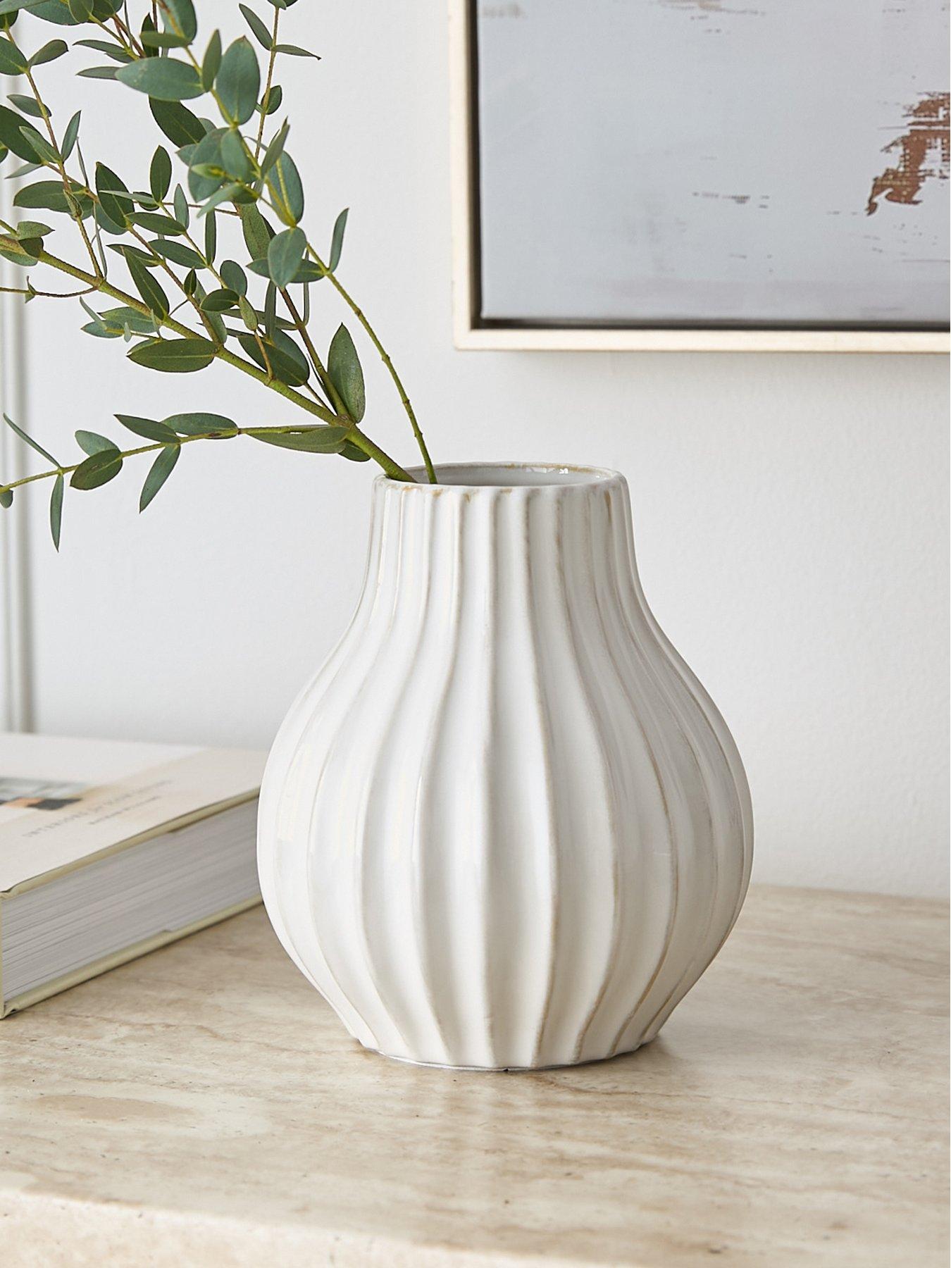 the-very-collection-ribbed-vase-15cm