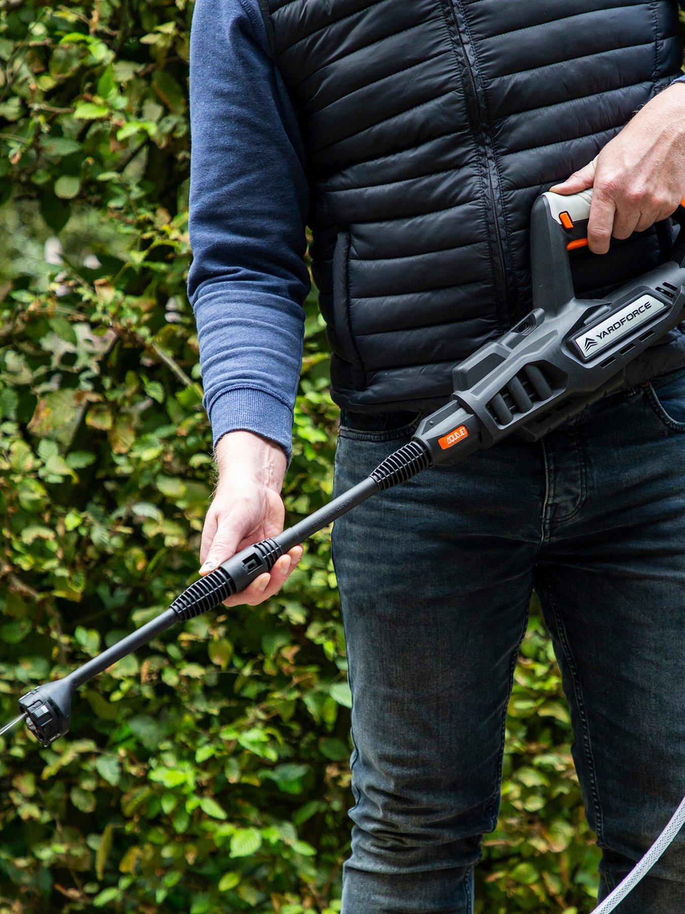 Image 5 of 5 of Yard Force 20V 4.0Ah Aquajet Cordless Pressure Cleaner with Lithium-Ion Battery, Charger and 5-in-1 Nozzle - CR20 Range - LW C04