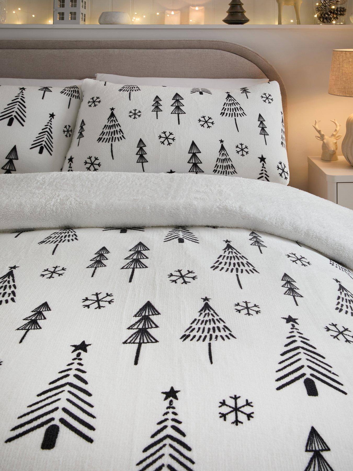 Image 3 of 5 of The Very Collection Scandi Tree Mono Printed Fleece Christmas Duvet Cover&nbsp;Set