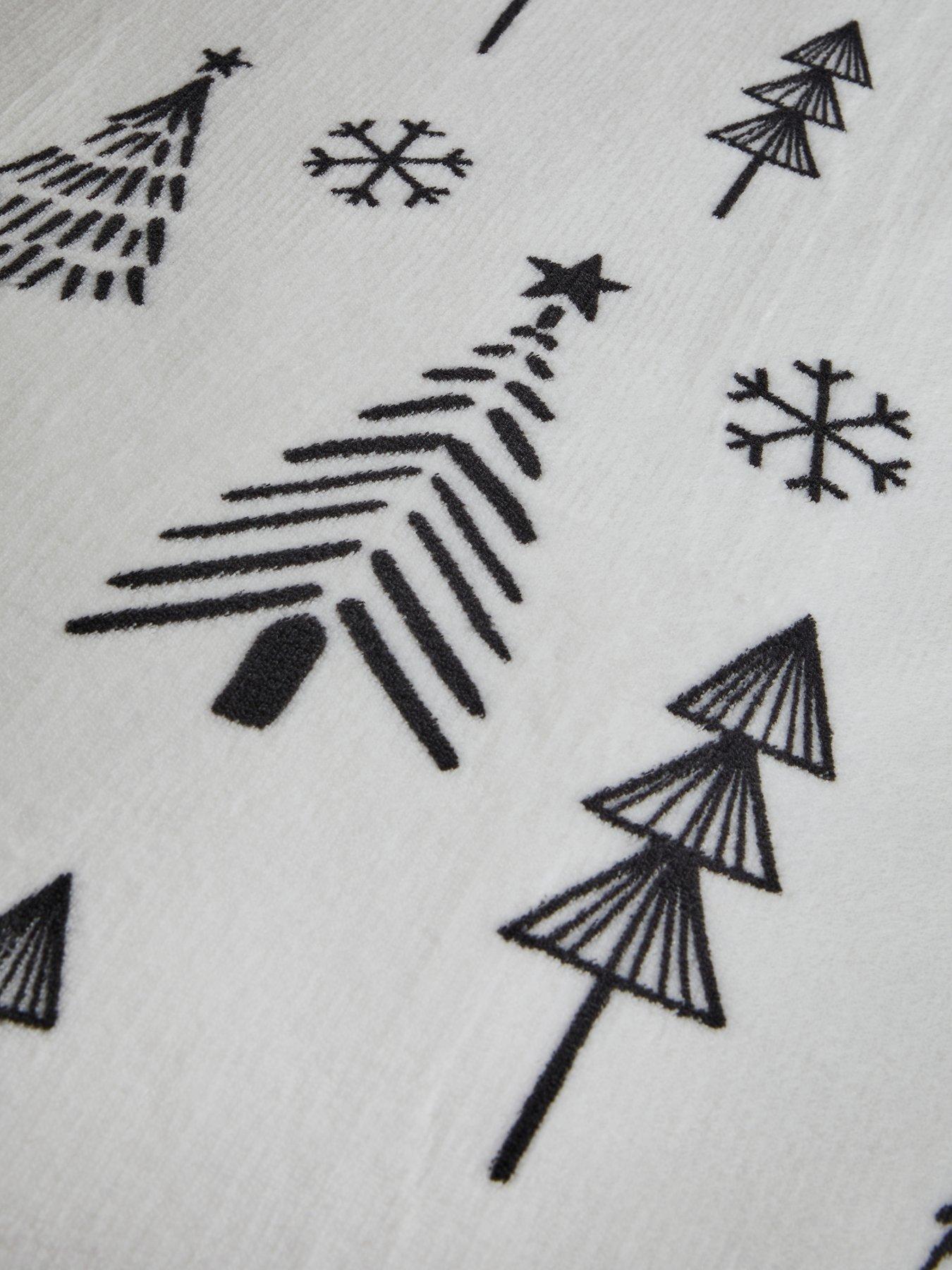 Image 4 of 5 of The Very Collection Scandi Tree Mono Printed Fleece Christmas Duvet Cover&nbsp;Set