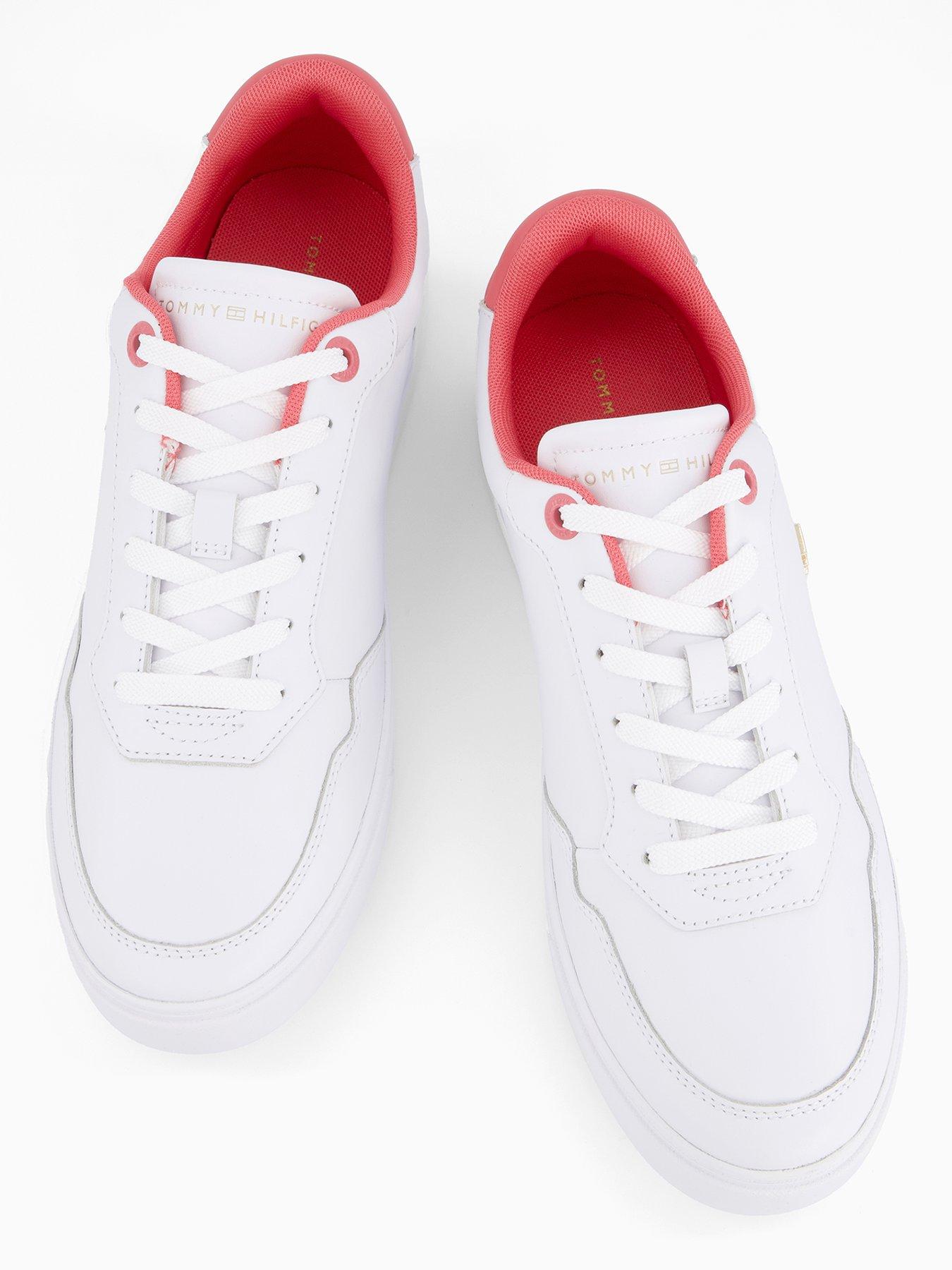 tommy-hilfiger-essential-platform-court-sneakers-cherrywhiteoutfit