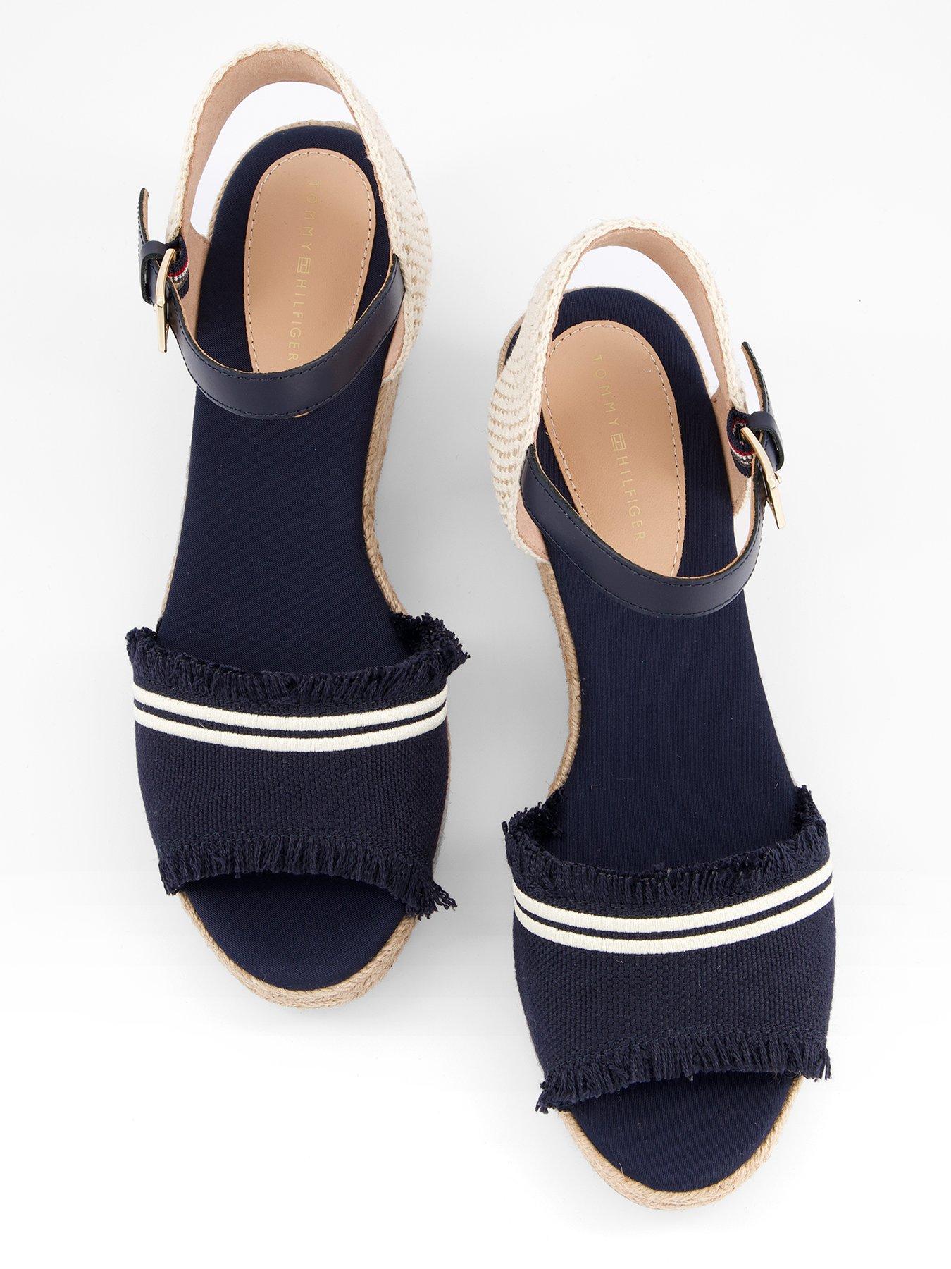 tommy-hilfiger-fringe-canvas-medium-wedge-space-blueoutfit