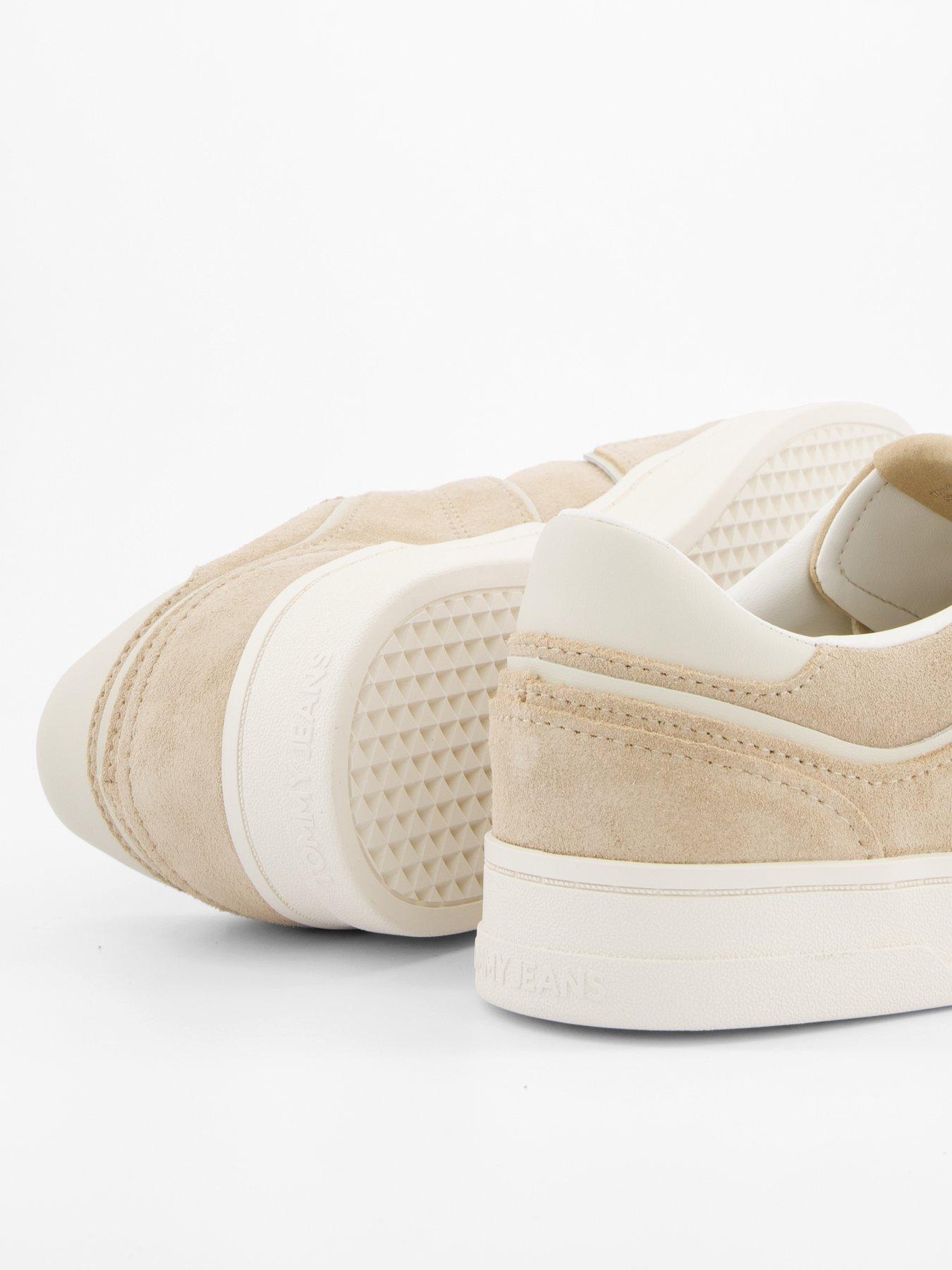 Image 6 of 7 of Tommy Jeans Greenwich Sneaker - Gold
