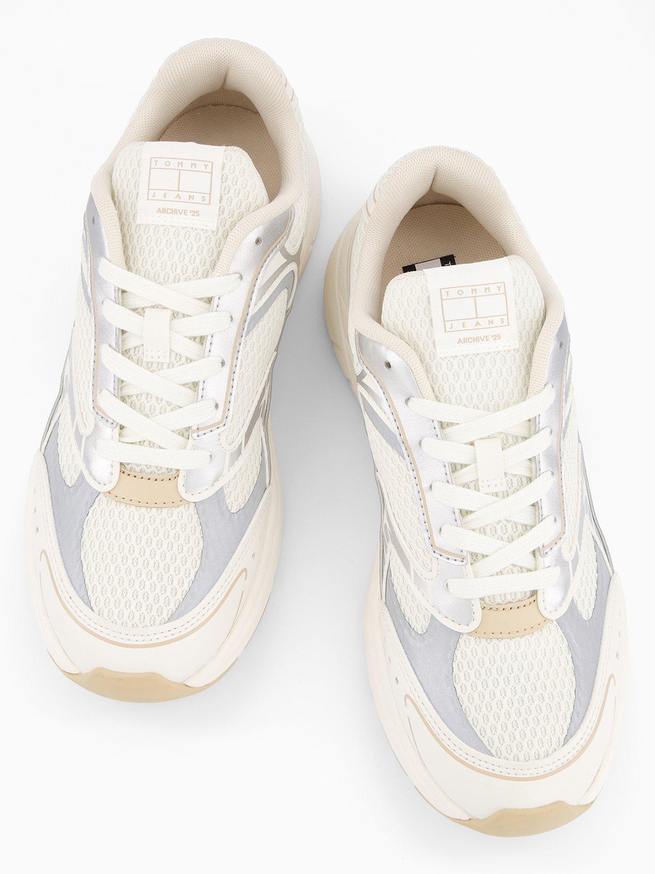 Image 3 of 7 of Tommy Jeans Archive 25 Sneakers - Ivory