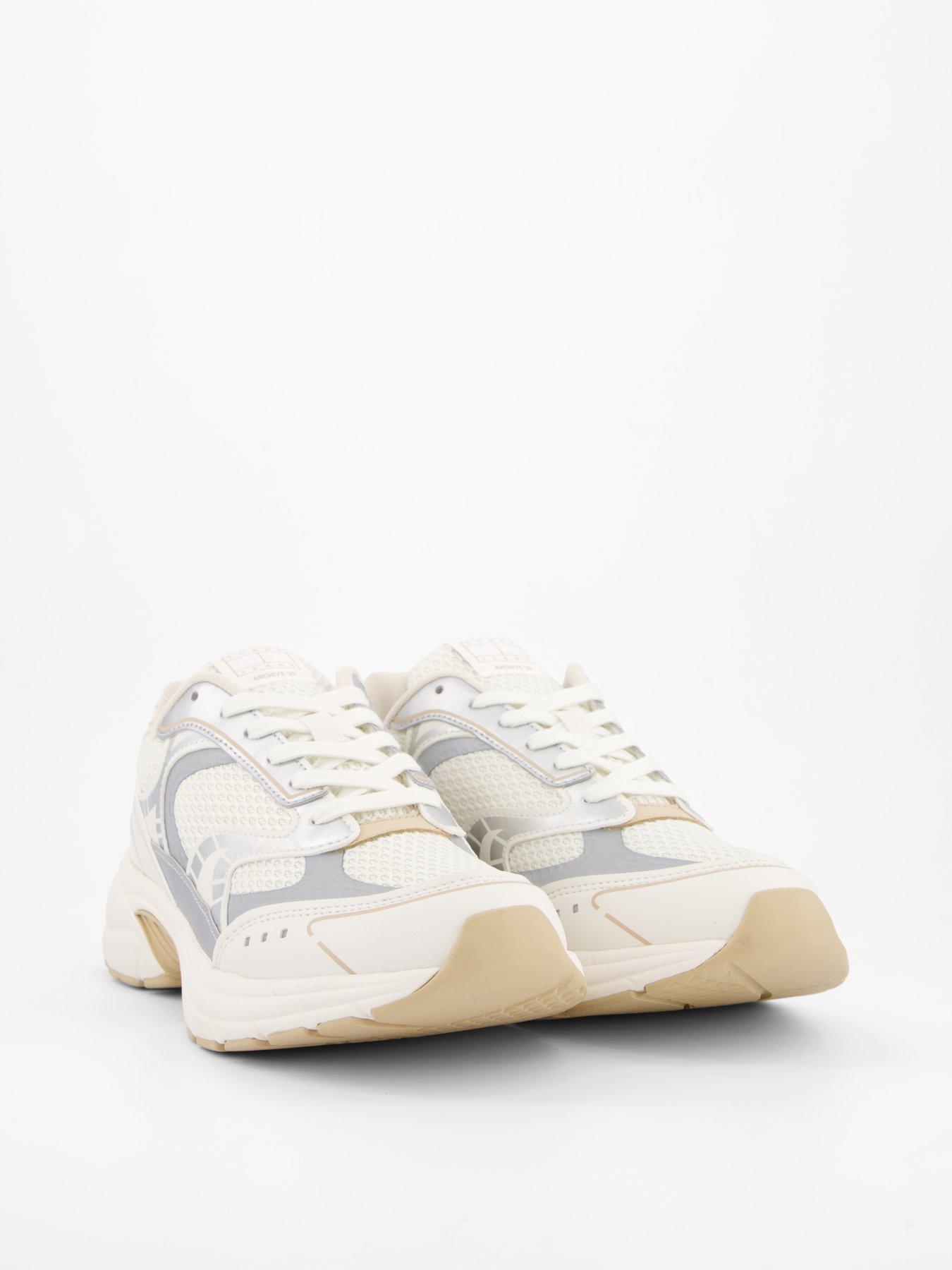 Image 6 of 7 of Tommy Jeans Archive 25 Sneakers - Ivory