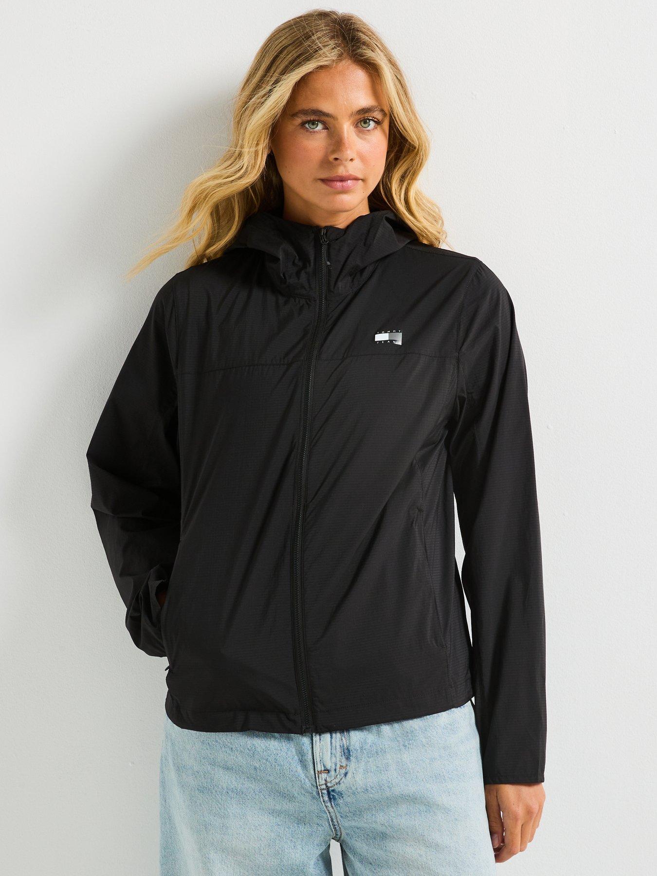 tommy-jeans-outdoor-shell-jacket-blackdetail