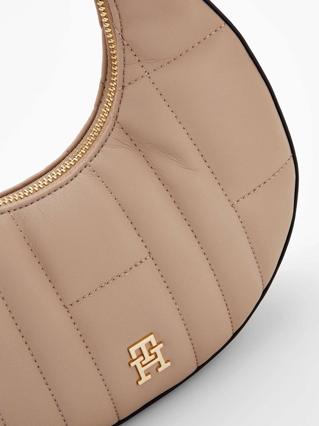 tommy-hilfiger-moon-shape-crossbody-bag-taupeoutfit