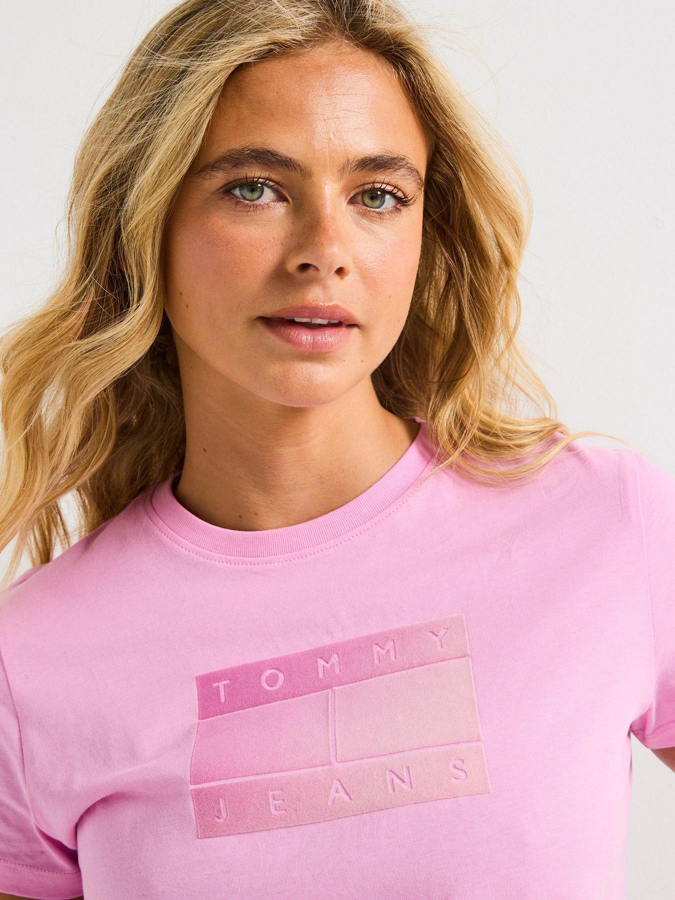 tommy-jeans-gradient-flag-short-sleeve-t-shirt-pinkoutfit
