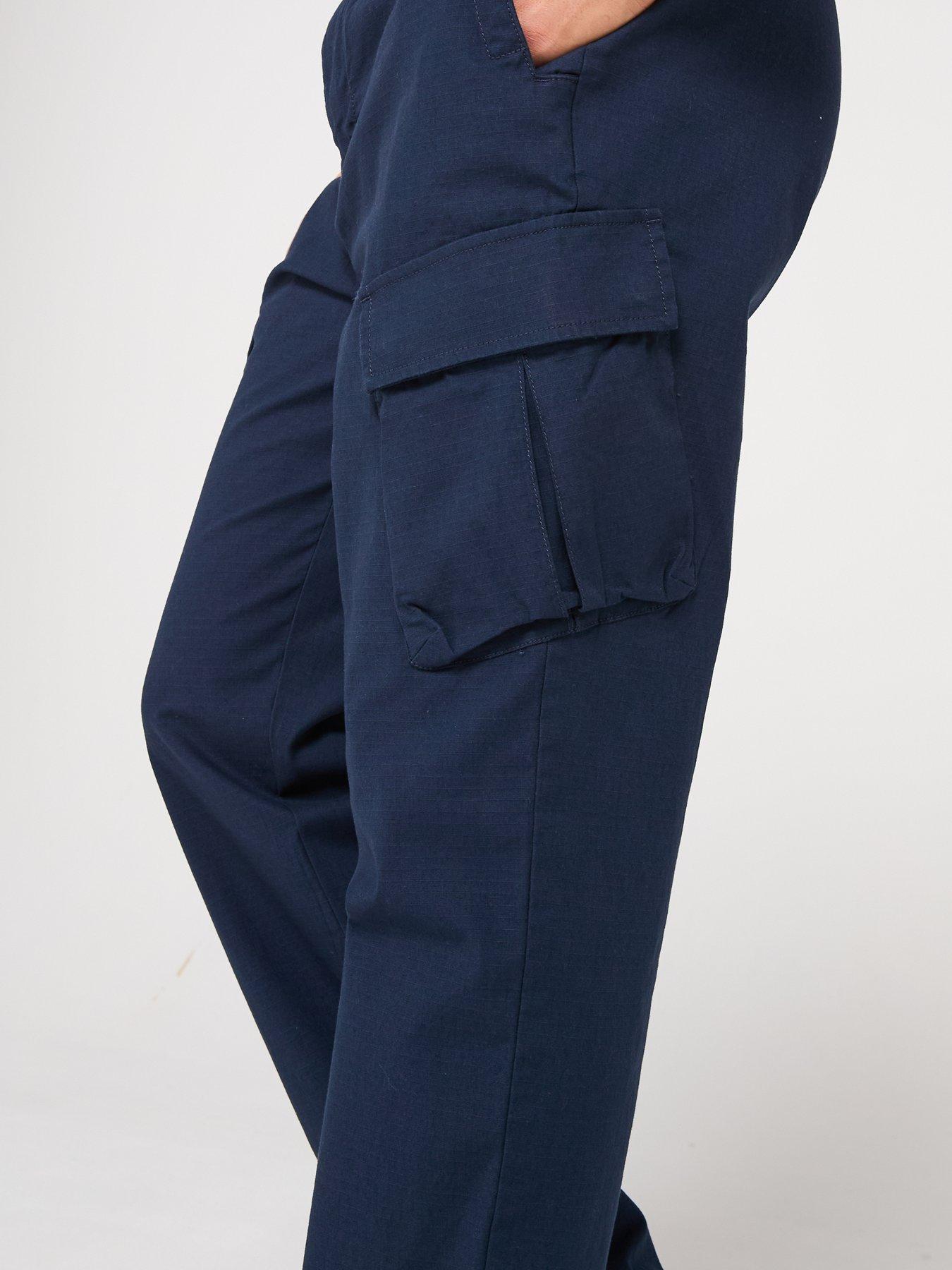 Image 4 of 5 of Lyle & Scott Lyle &amp; Scott Cotton Stretch Ripstop Cargo Pants -navy