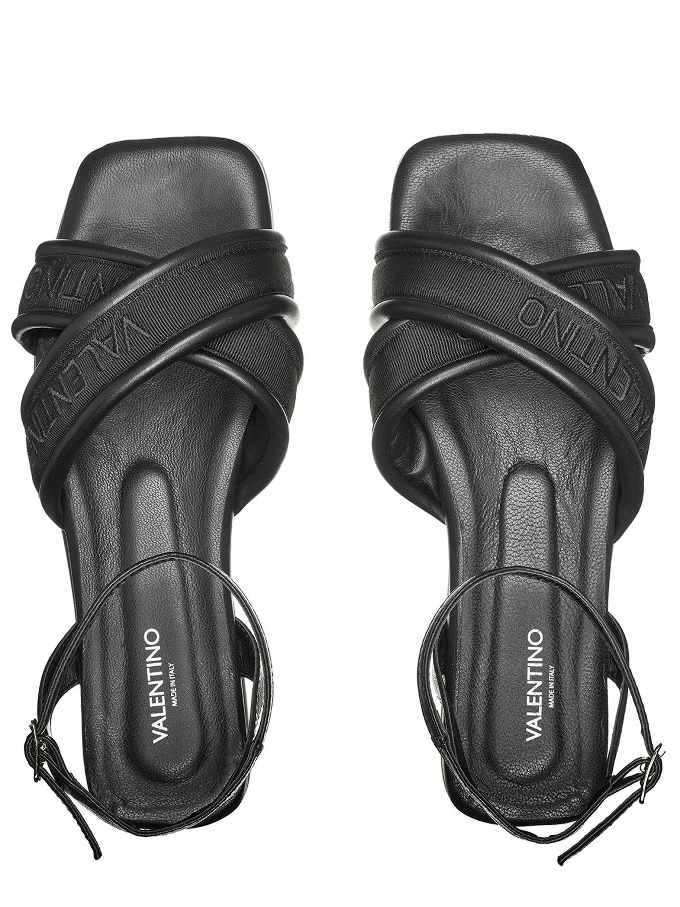 valentino-dress-sandal-blackoutfit