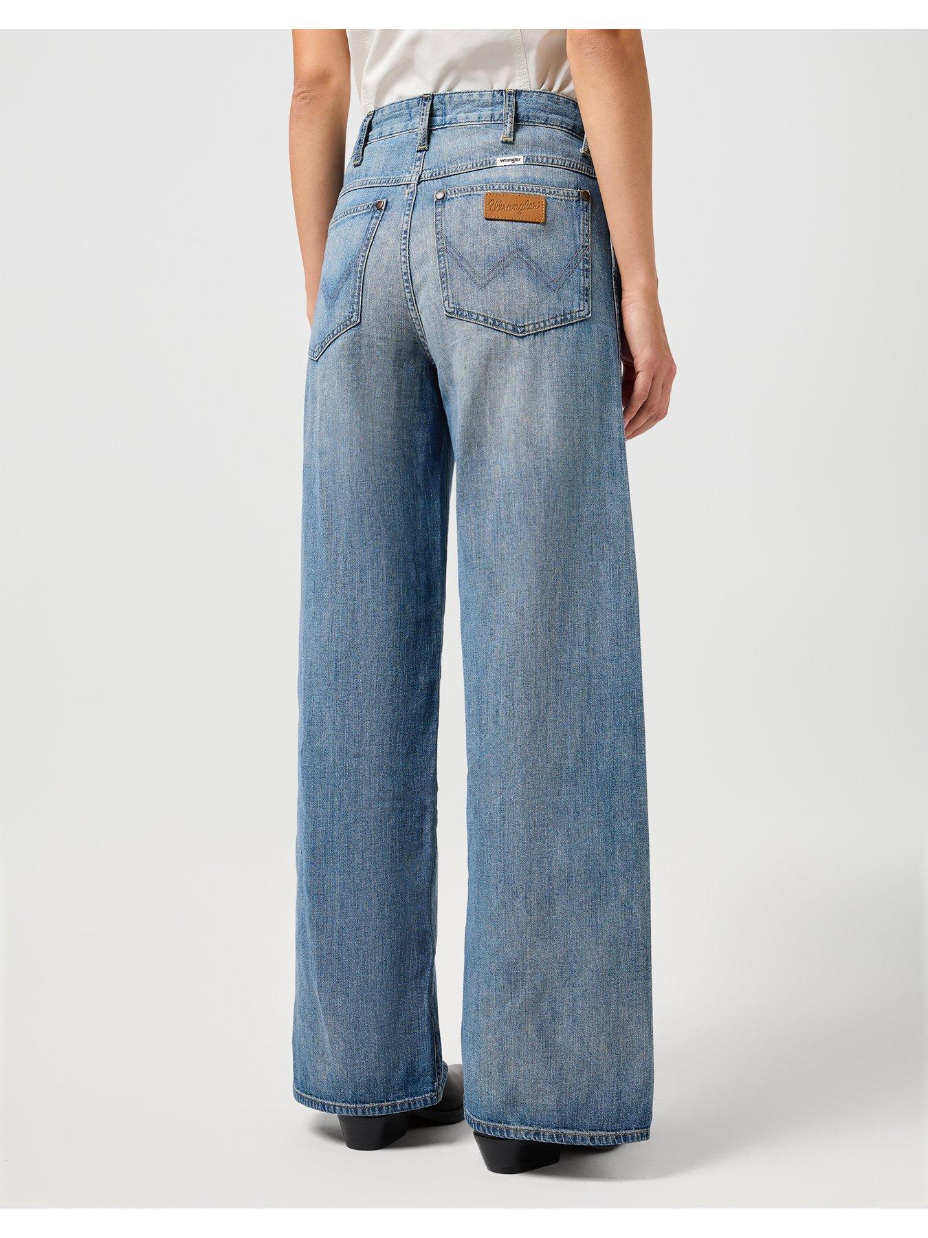 wrangler-loose-straight-leg-jean-mid-washstillFront