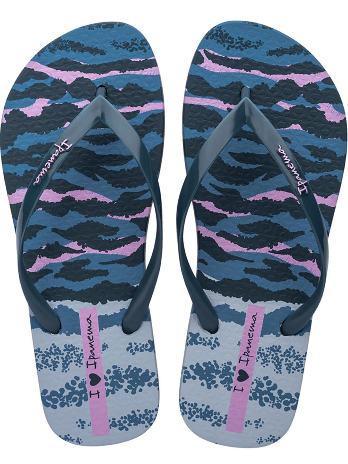 ipanema-animal-print-flip-flop-blueoutfit