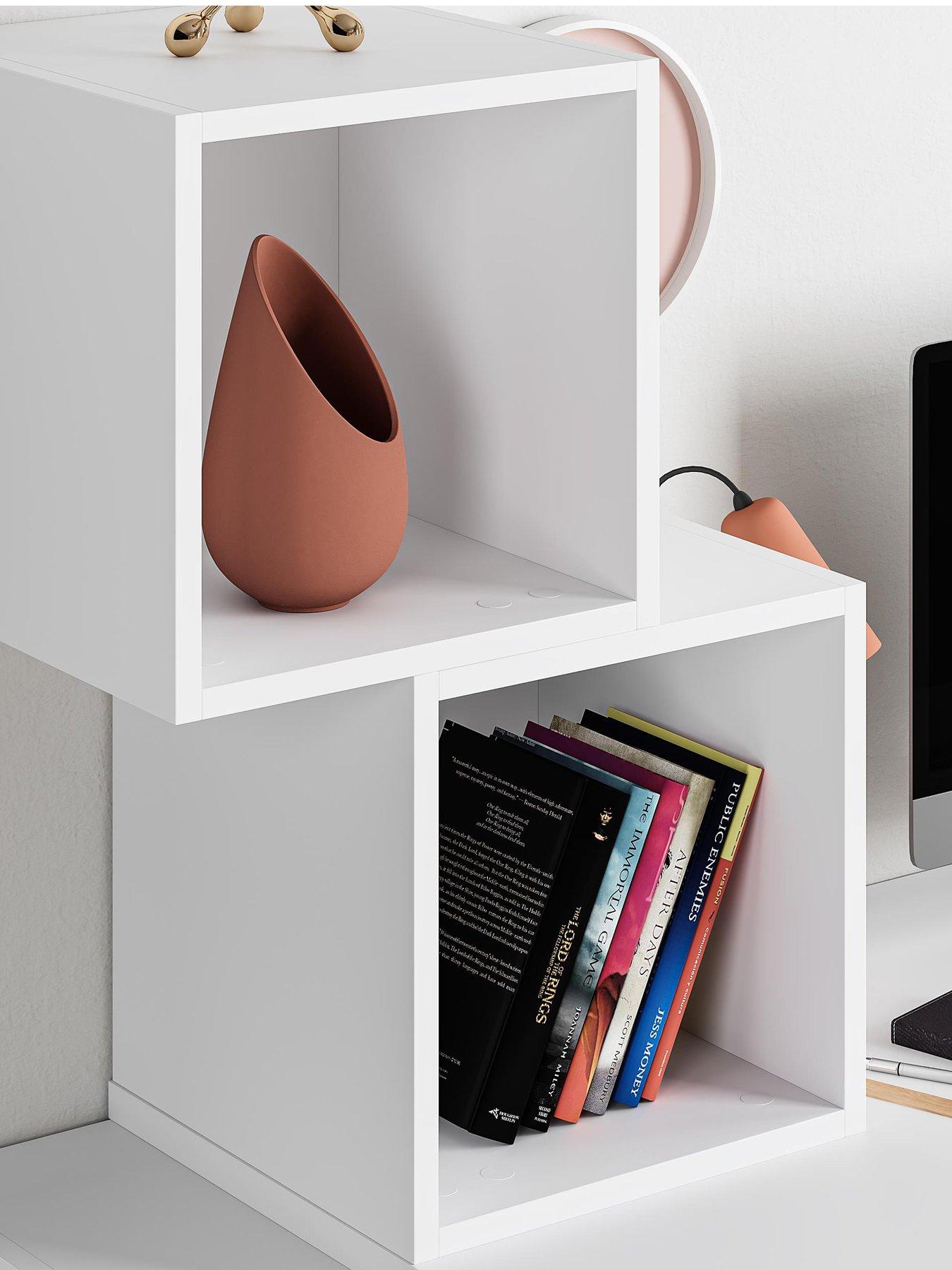 decortie-balance-desk-whiteoutfit