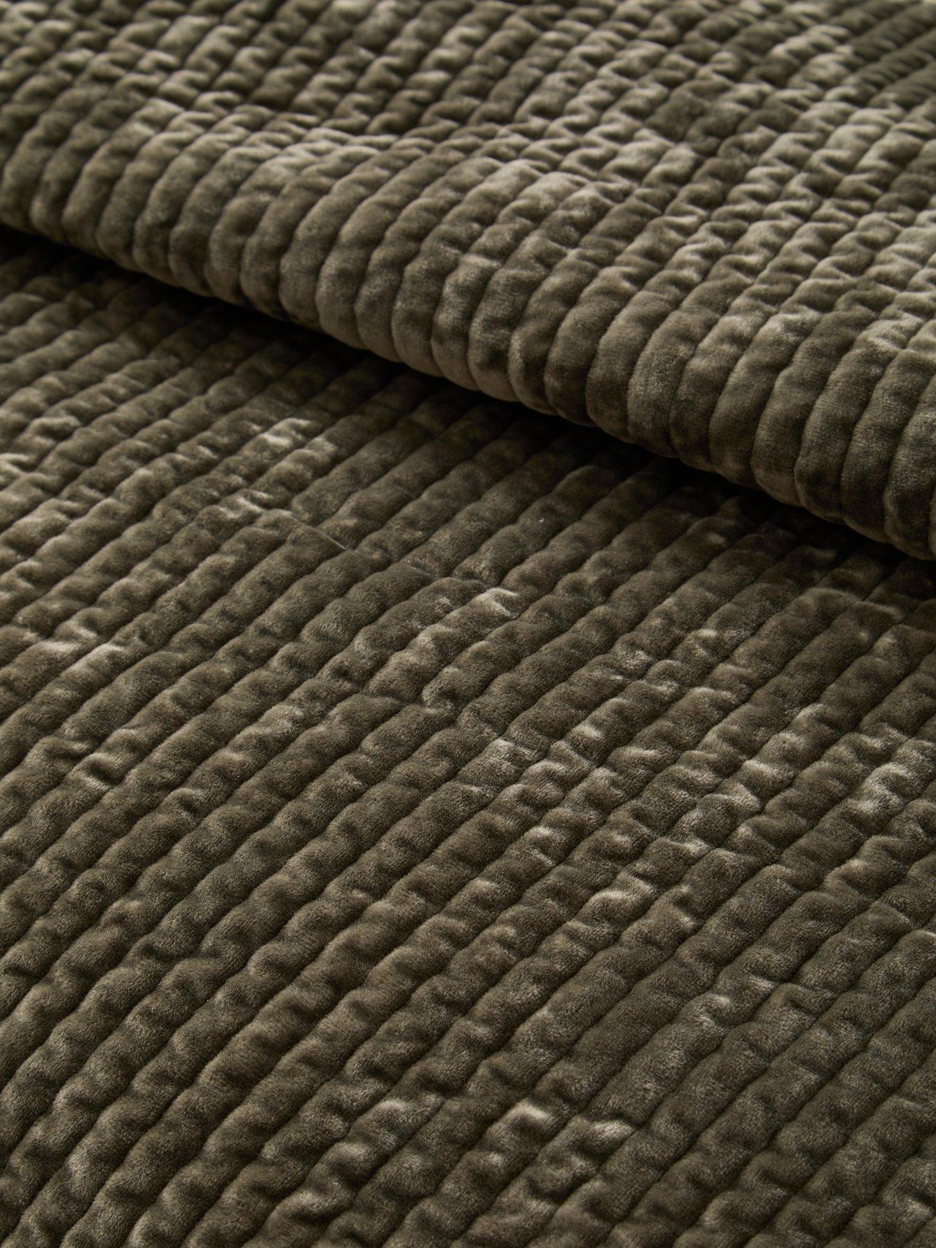 the-very-collection-mk-velvet-stripe-bedspread-165x240back