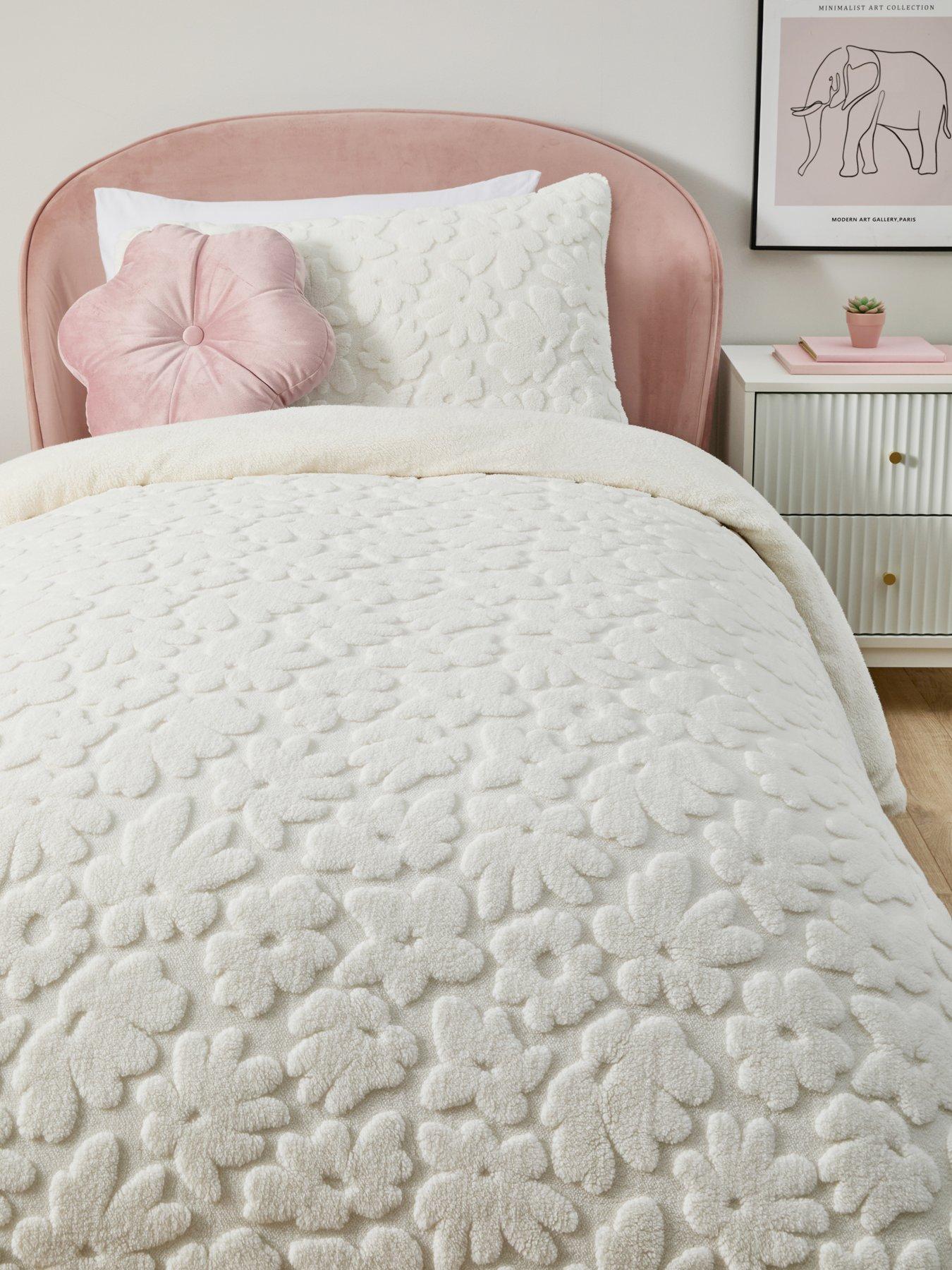 Image 1 of 6 of Very Home Daisy 3d Teddy Fleece Duvet Cover&nbsp;Set