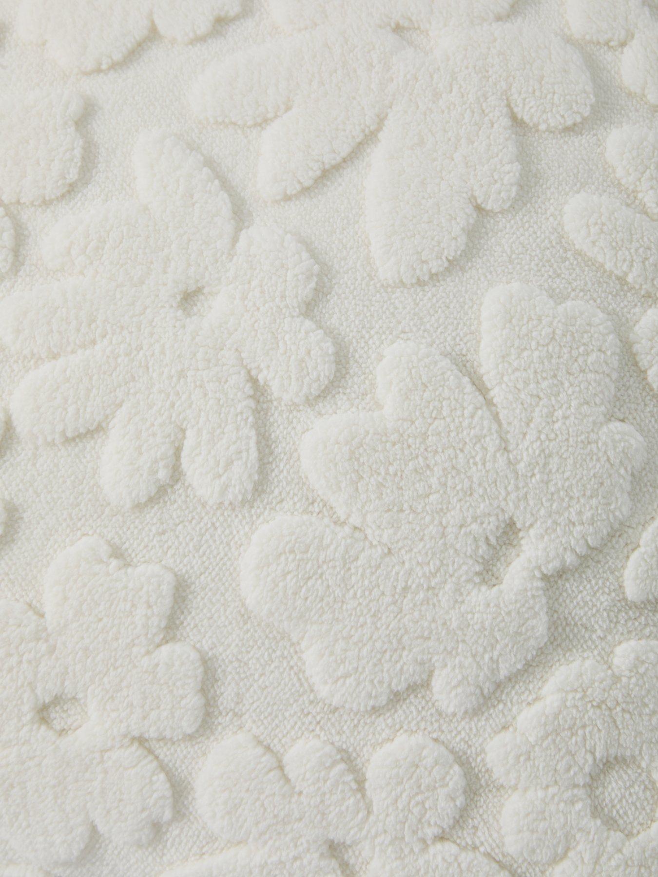 Image 5 of 6 of Very Home Daisy 3d Teddy Fleece Duvet Cover&nbsp;Set