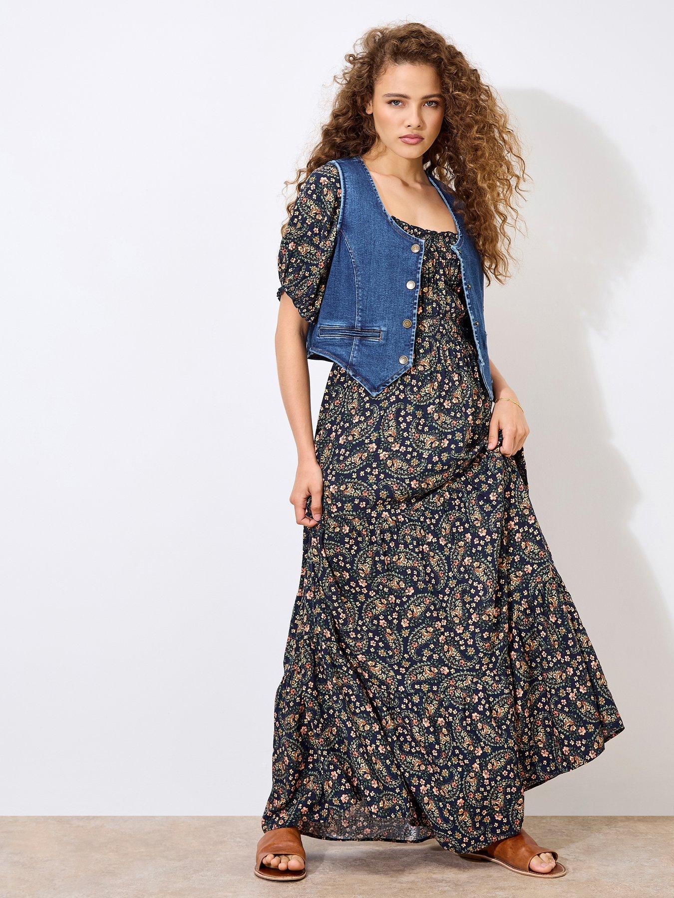 apricot-floral-paisley-tiered-maxi-dress-navy