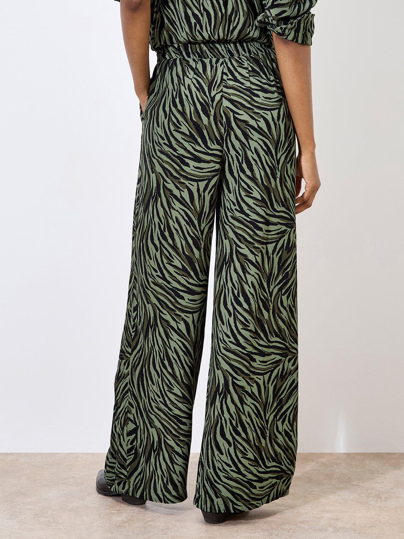 apricot-zebra-wide-leg-printed-trouser-khakistillFront