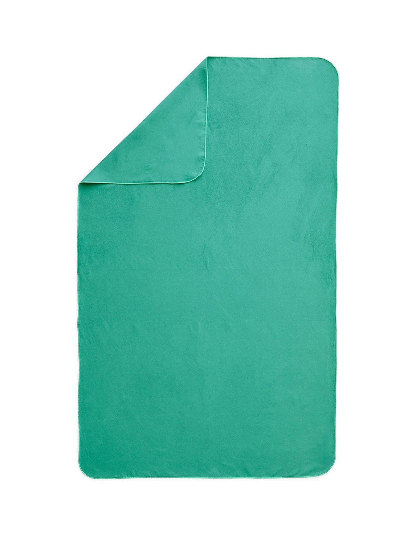 undefined Microfibre Swimming Towel Size L 80 x 130 cm - Green