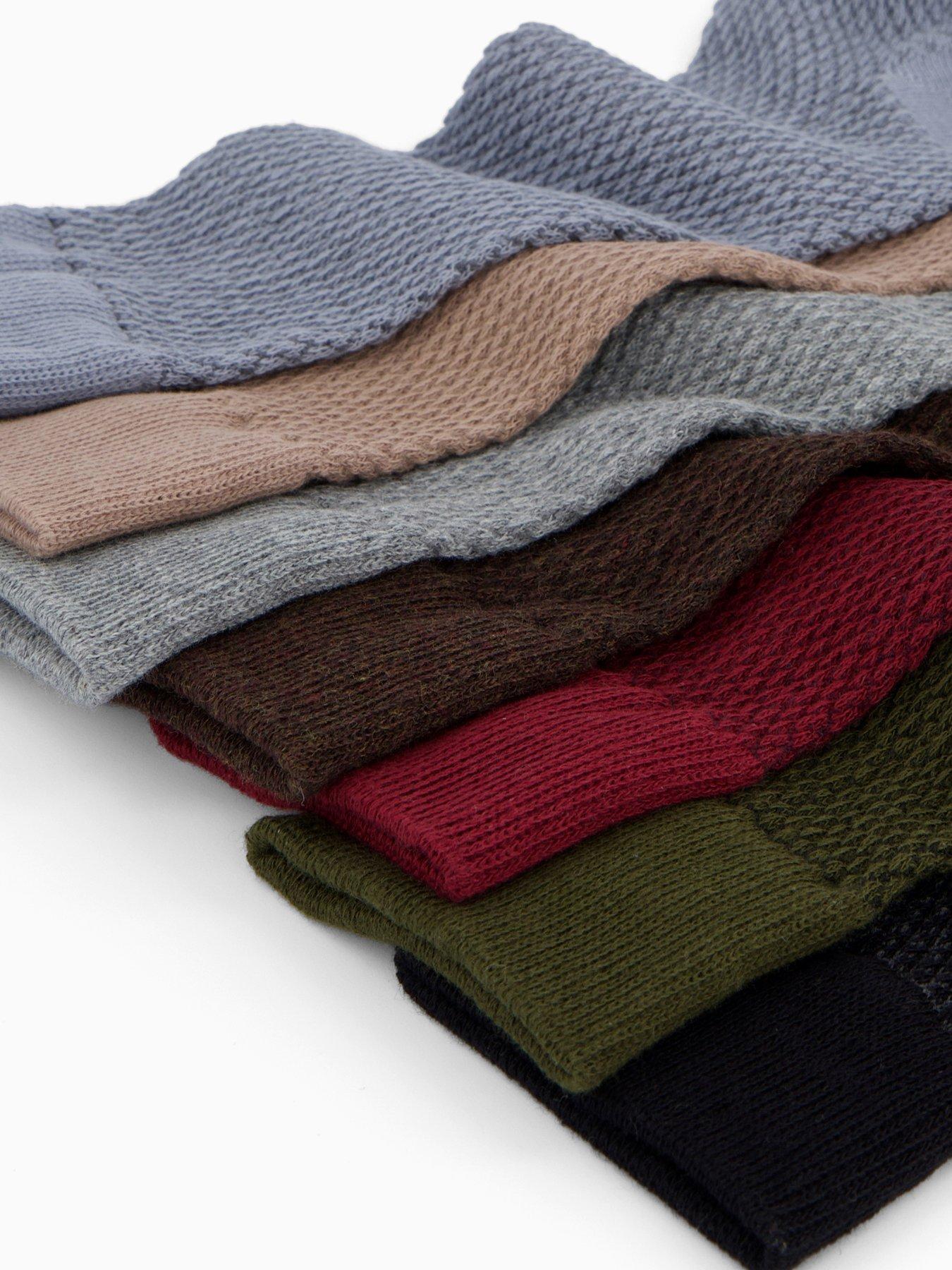 very-man-7-pack-assorted-textured-socks-blackbeigekhakiblueburgundyoutfit