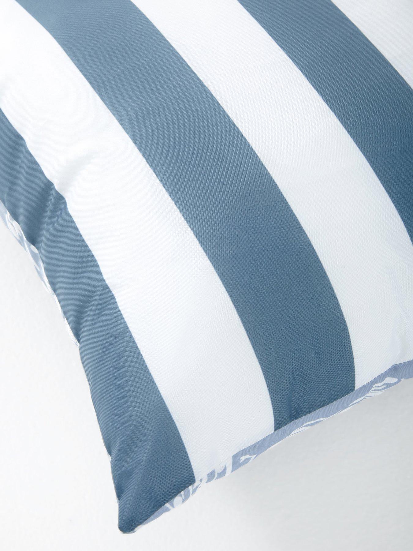 the-very-collection-scallop-stripe-showerproof-cushiondetail