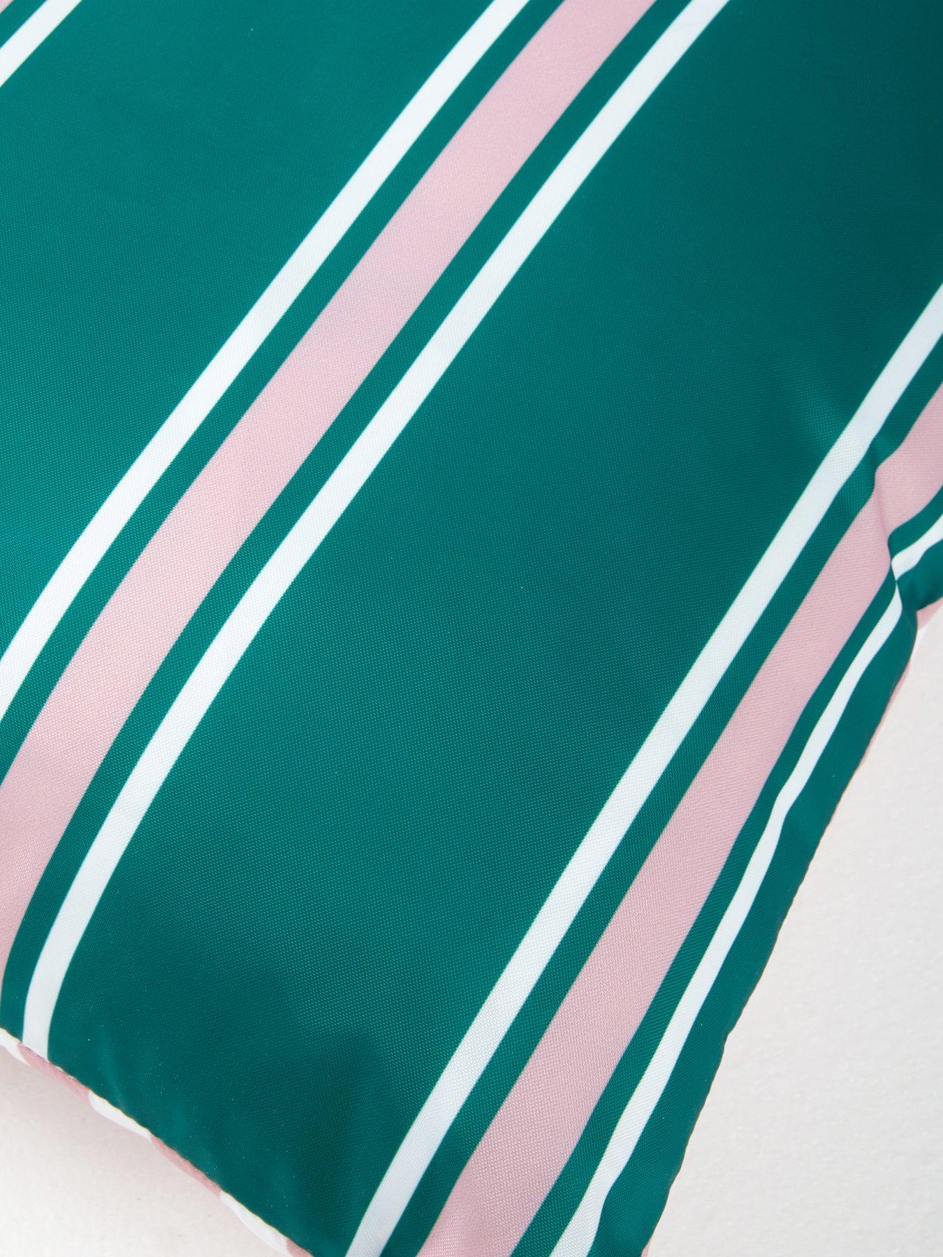 the-very-collection-stripe-showerproof-cushionoutfit