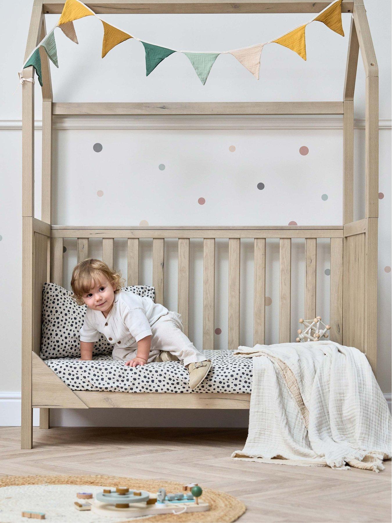 tutti-bambini-casa-3-in-1-mini-house-cot-bed-120-x-60cm-harvest-oak