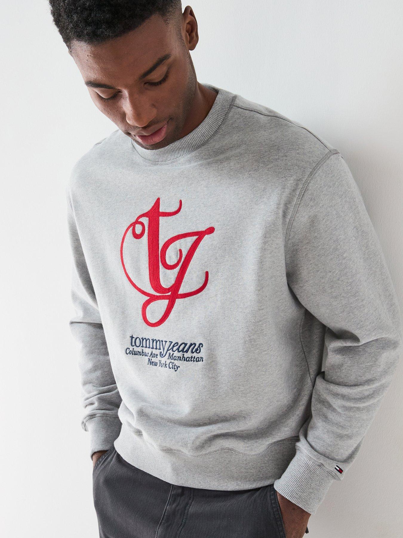 tommy-jeans-tommy-jeans-monogram-logo-crew-sweat-greyoutfit