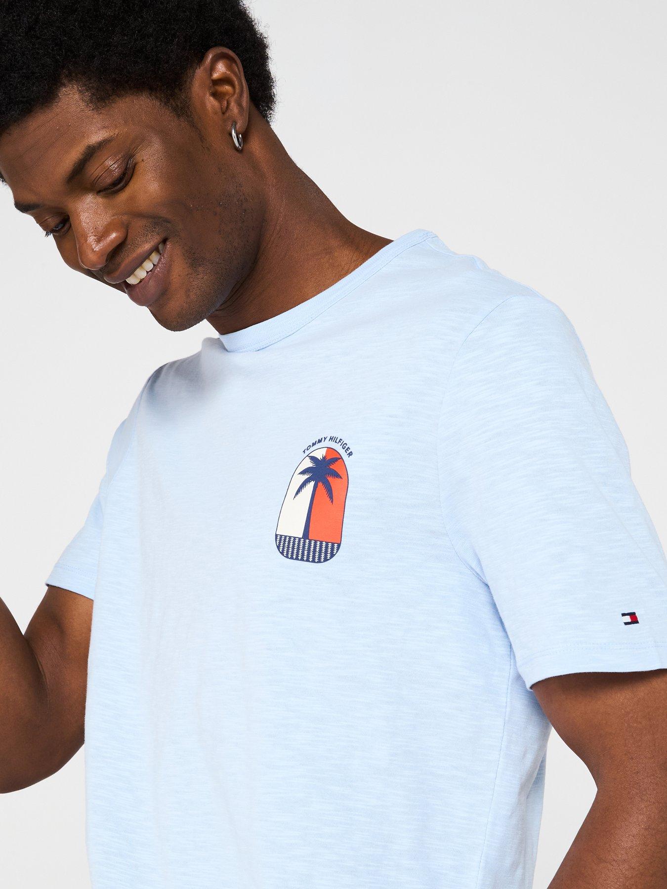 tommy-hilfiger-palm-tree-label-t-shirt-light-blueoutfit