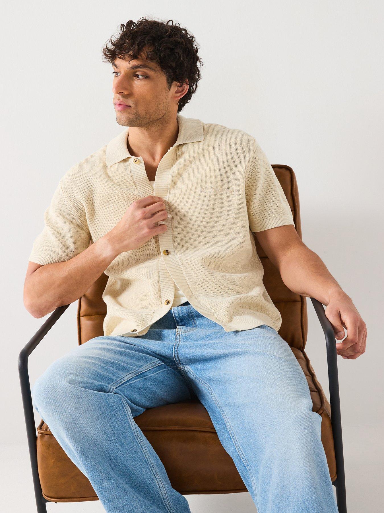 tommy-jeans-90s-script-button-thru-short-knitted-sleeve-polo-shirt-beigeoutfit