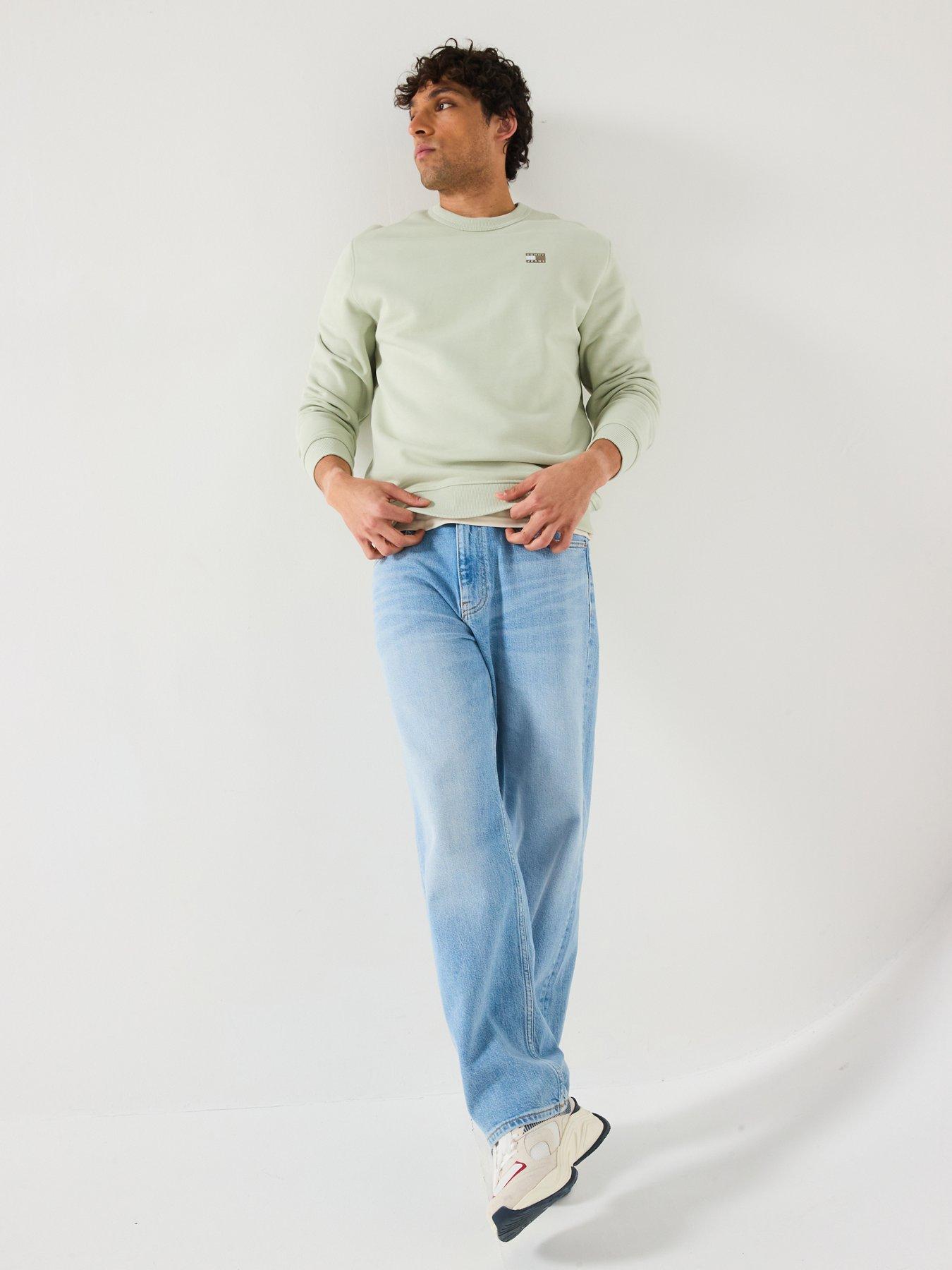 tommy-jeans-regular-fit-badge-crew-sweatshirt-light-greenstillFront
