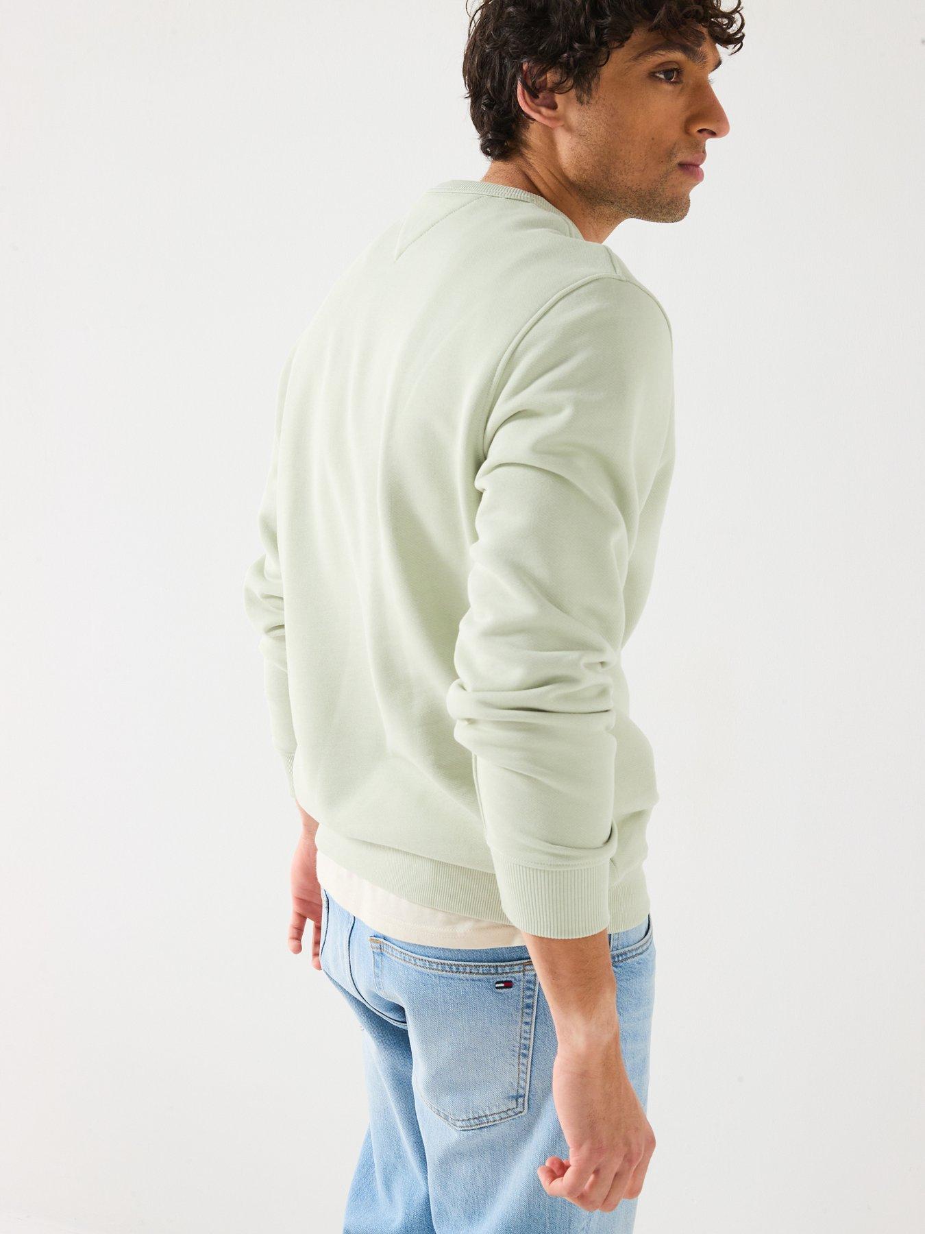 tommy-jeans-regular-fit-badge-crew-sweatshirt-light-greendetail