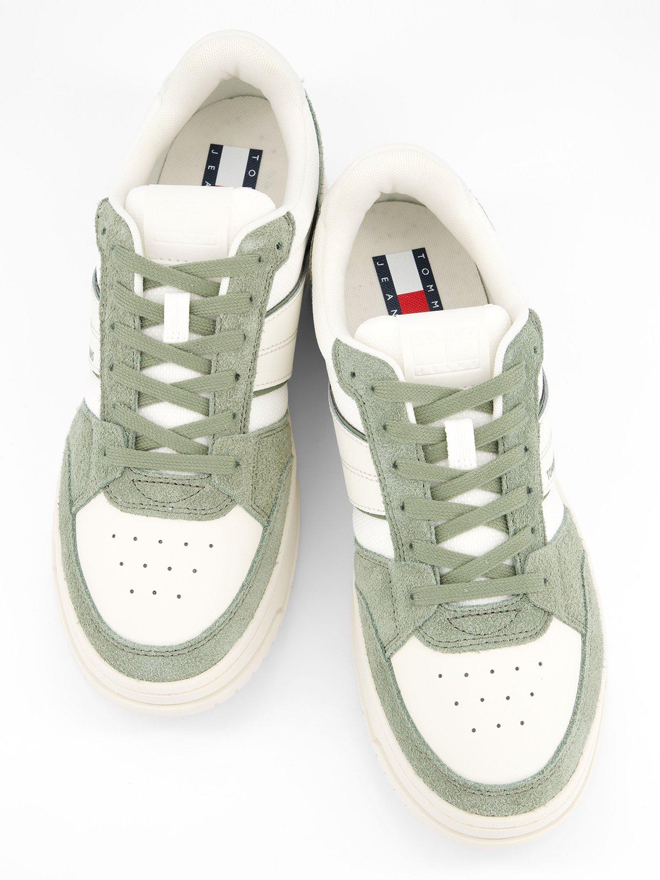 tommy-jeans-pods-suede-cupsole-trainers-whitegreenoutfit