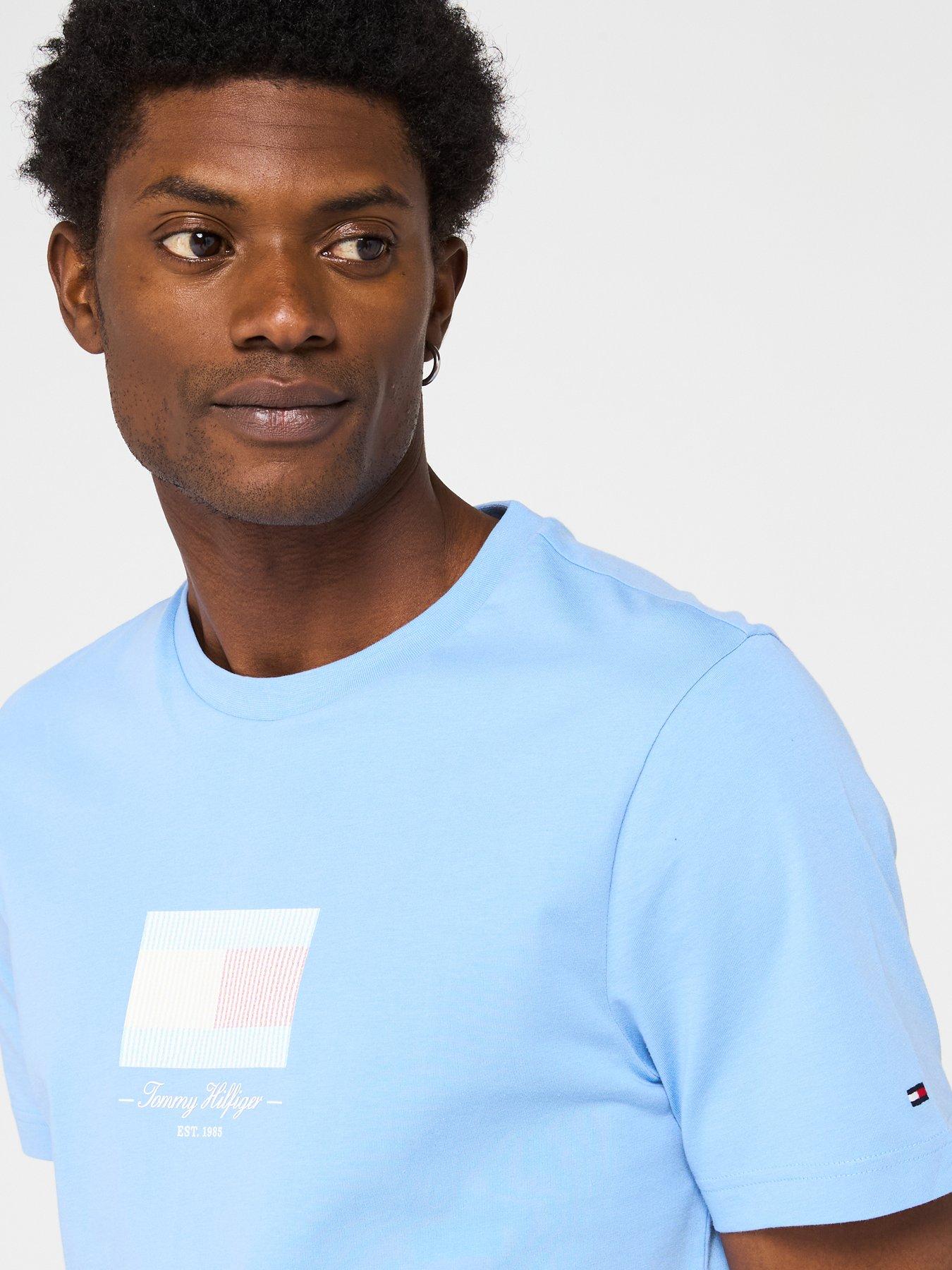 tommy-hilfiger-ithaca-printed-flag-logo-t-shirt-blueoutfit