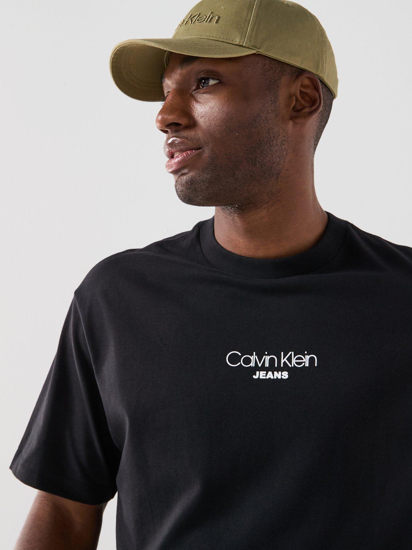 calvin-klein-jeans-calvin-klein-jeans-short-sleeve-relaxed-fit-graphic-t-shirt-blackoutfit