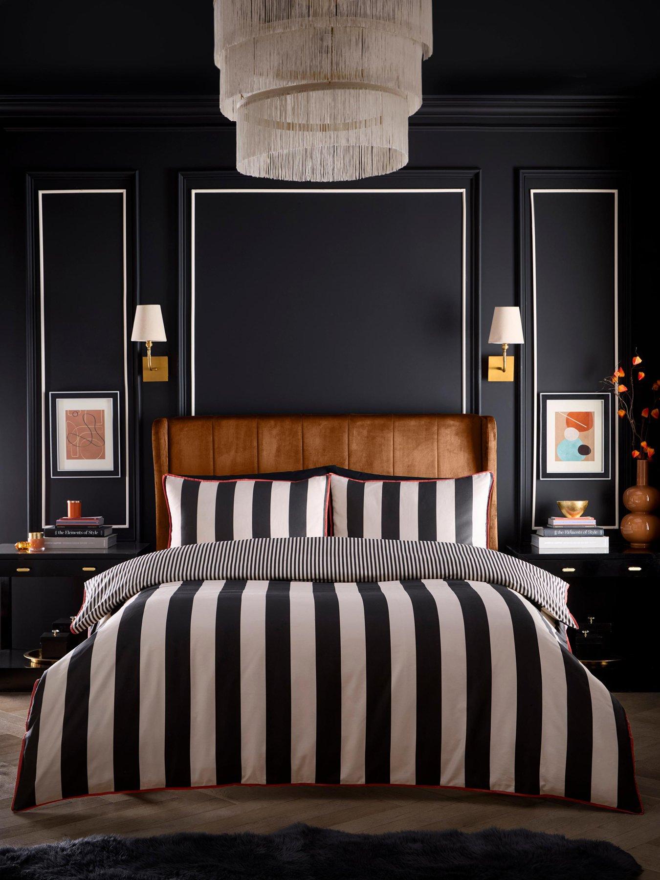 Laurence Llewelyn-Bowen Festivo 100% Cotton Circus Stripe Duvet Set