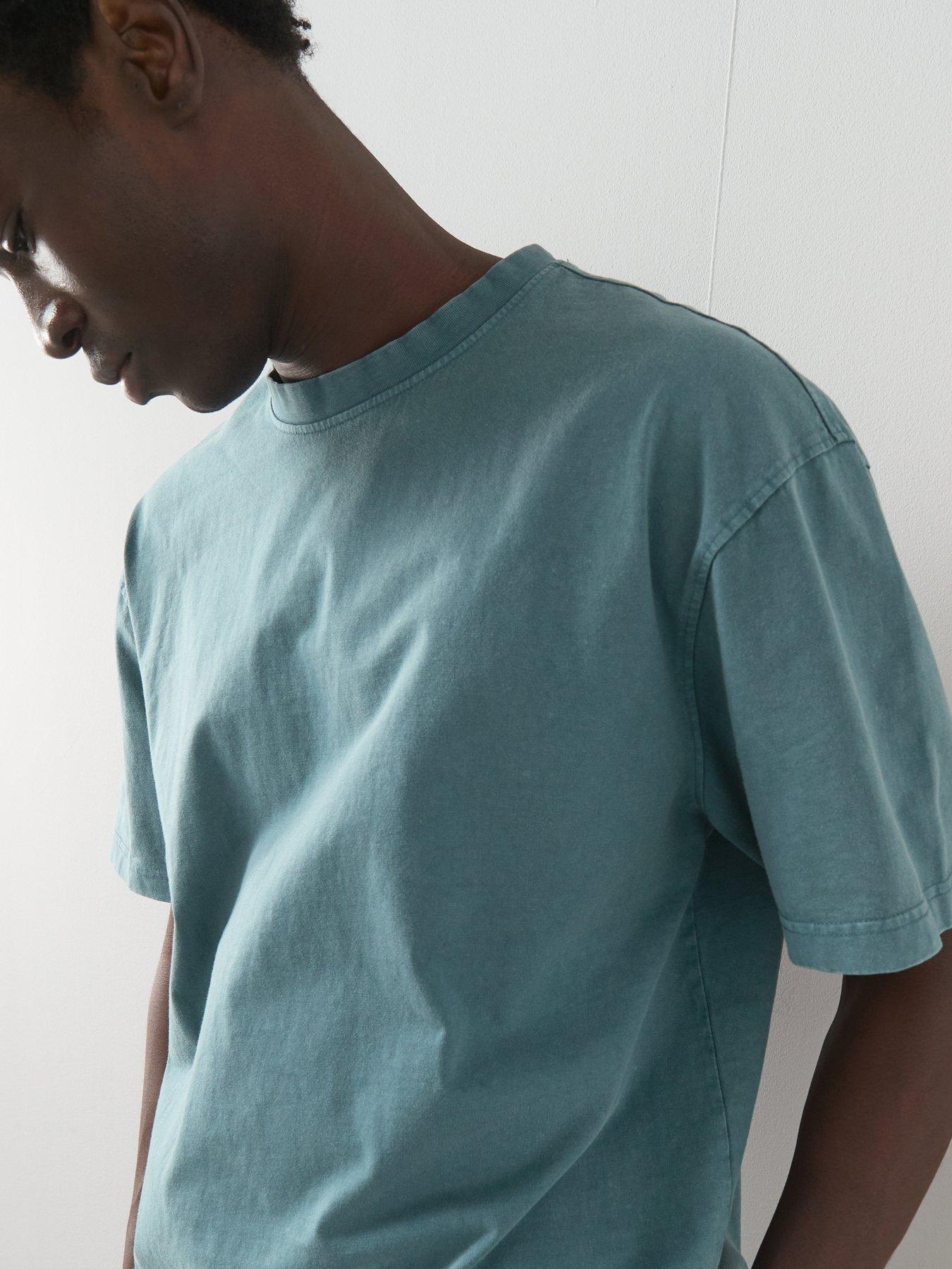 very-man-acid-wash-t-shirt-blueoutfit